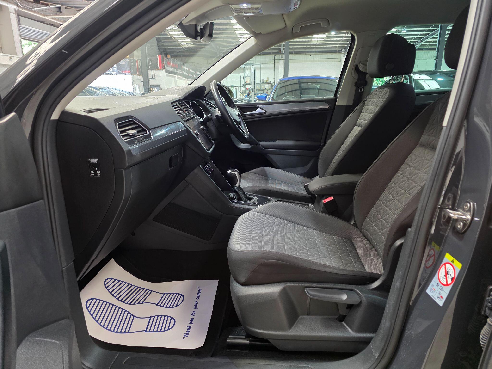 Volkswagen Tiguan view 26