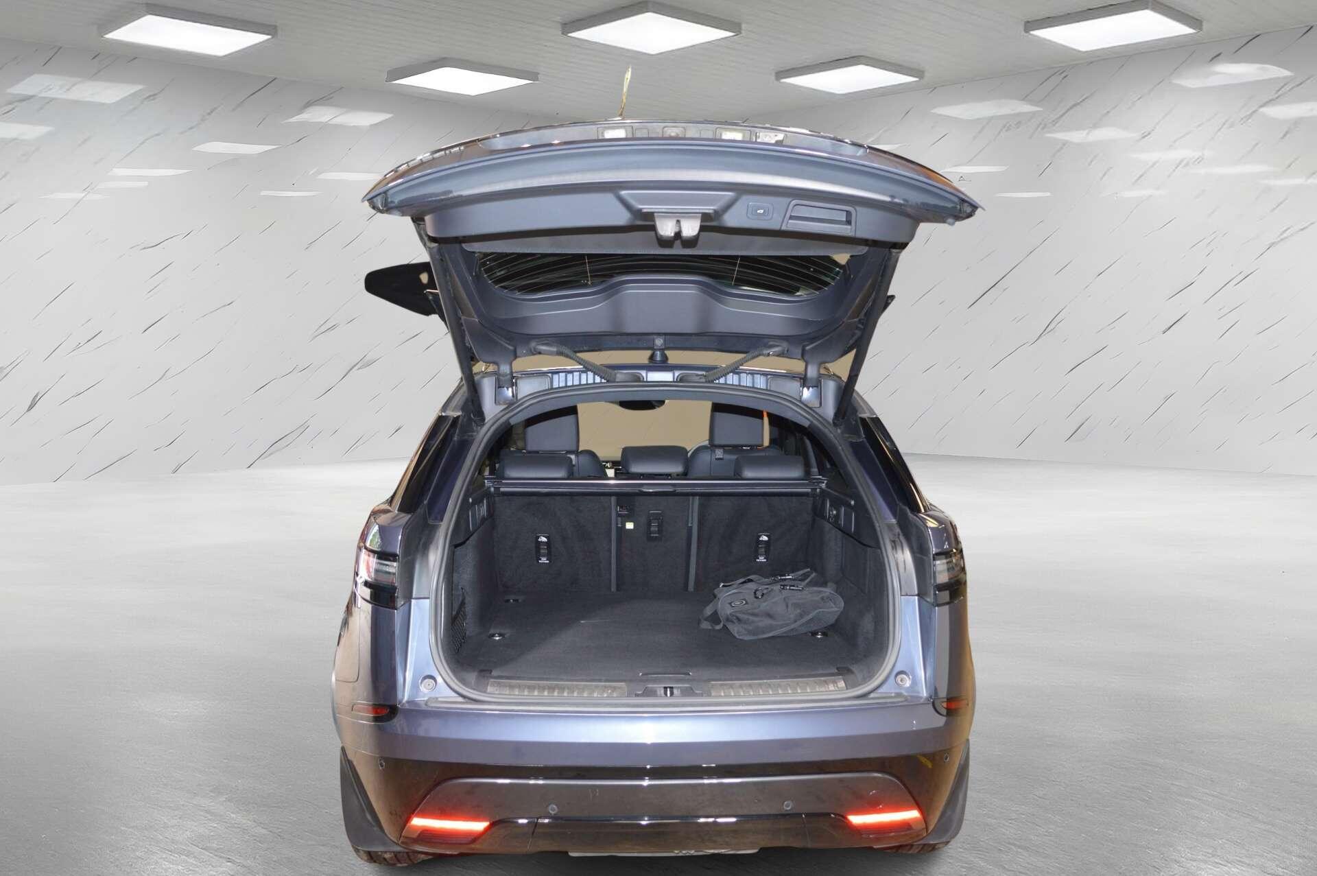 Land Rover Range Rover Velar view 10