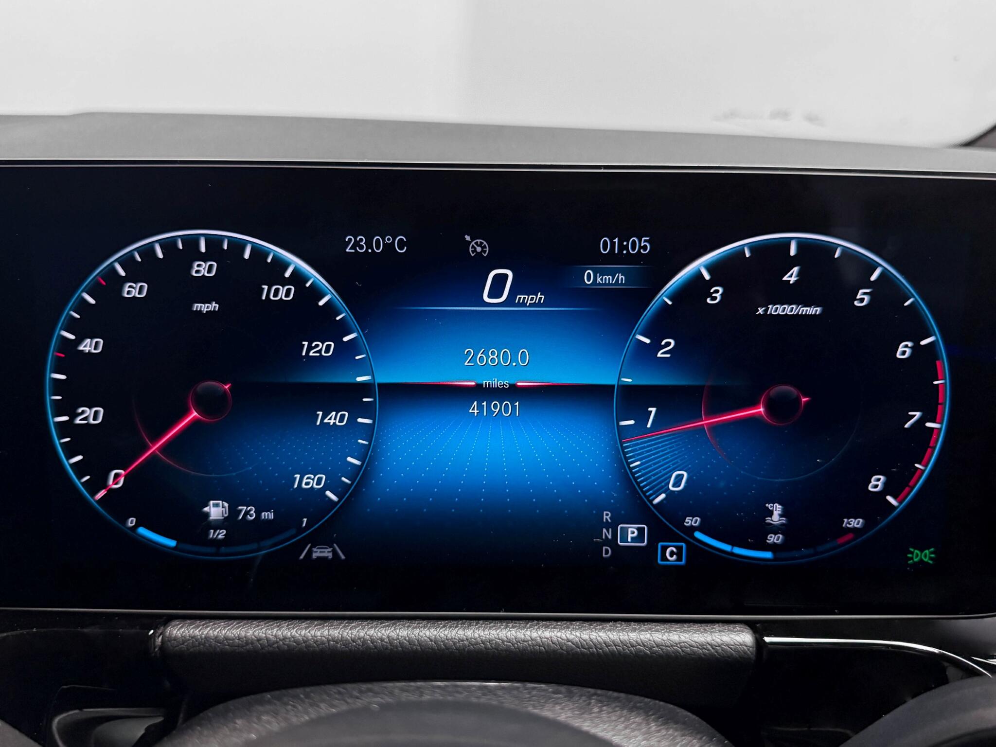 Mercedes-Benz Gla view 32