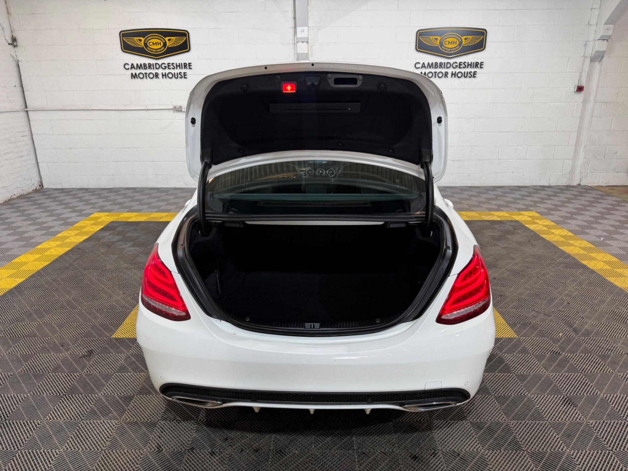 Mercedes-Benz C-Class view 51