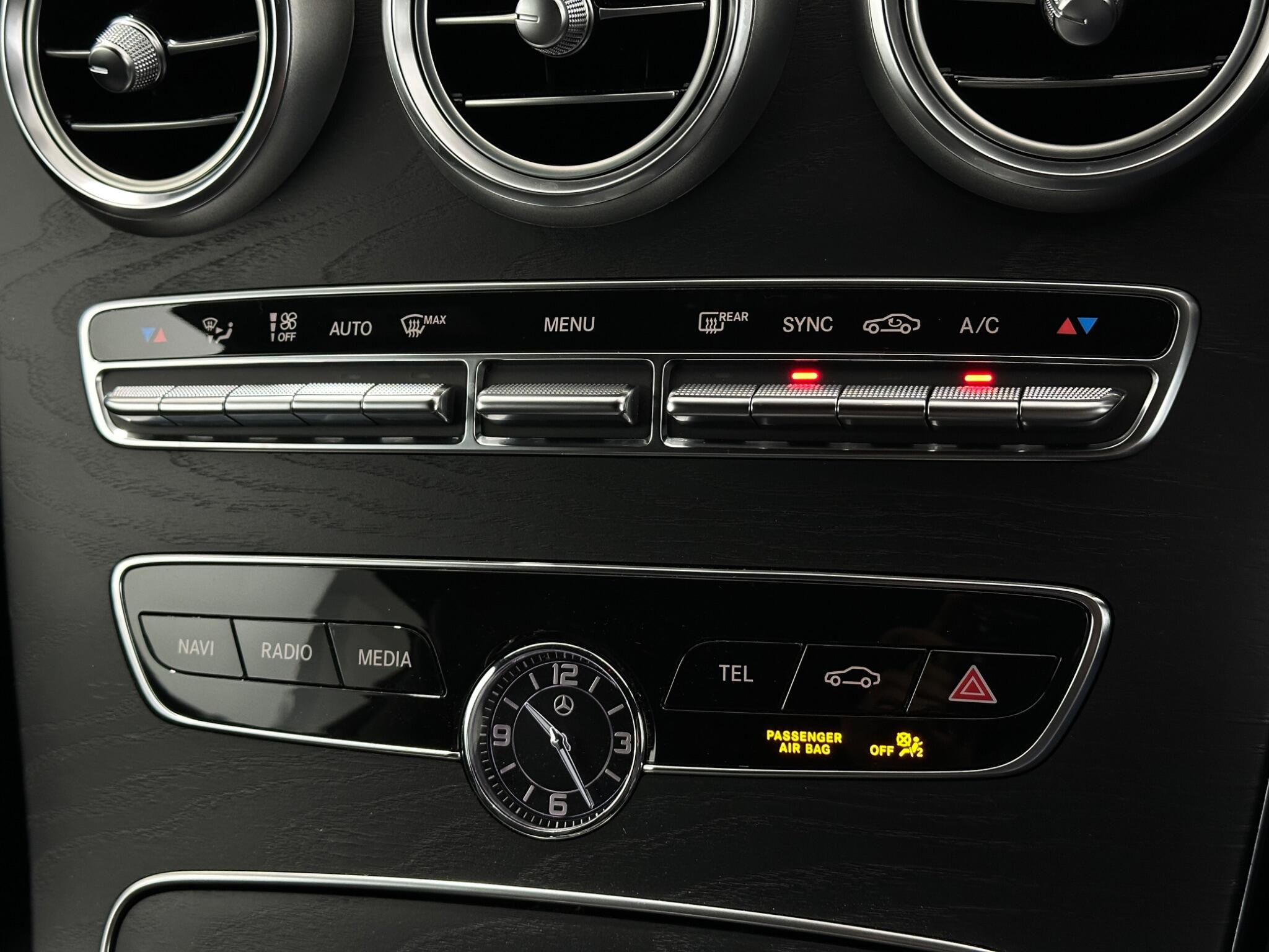 Mercedes-Benz C-Class view 23