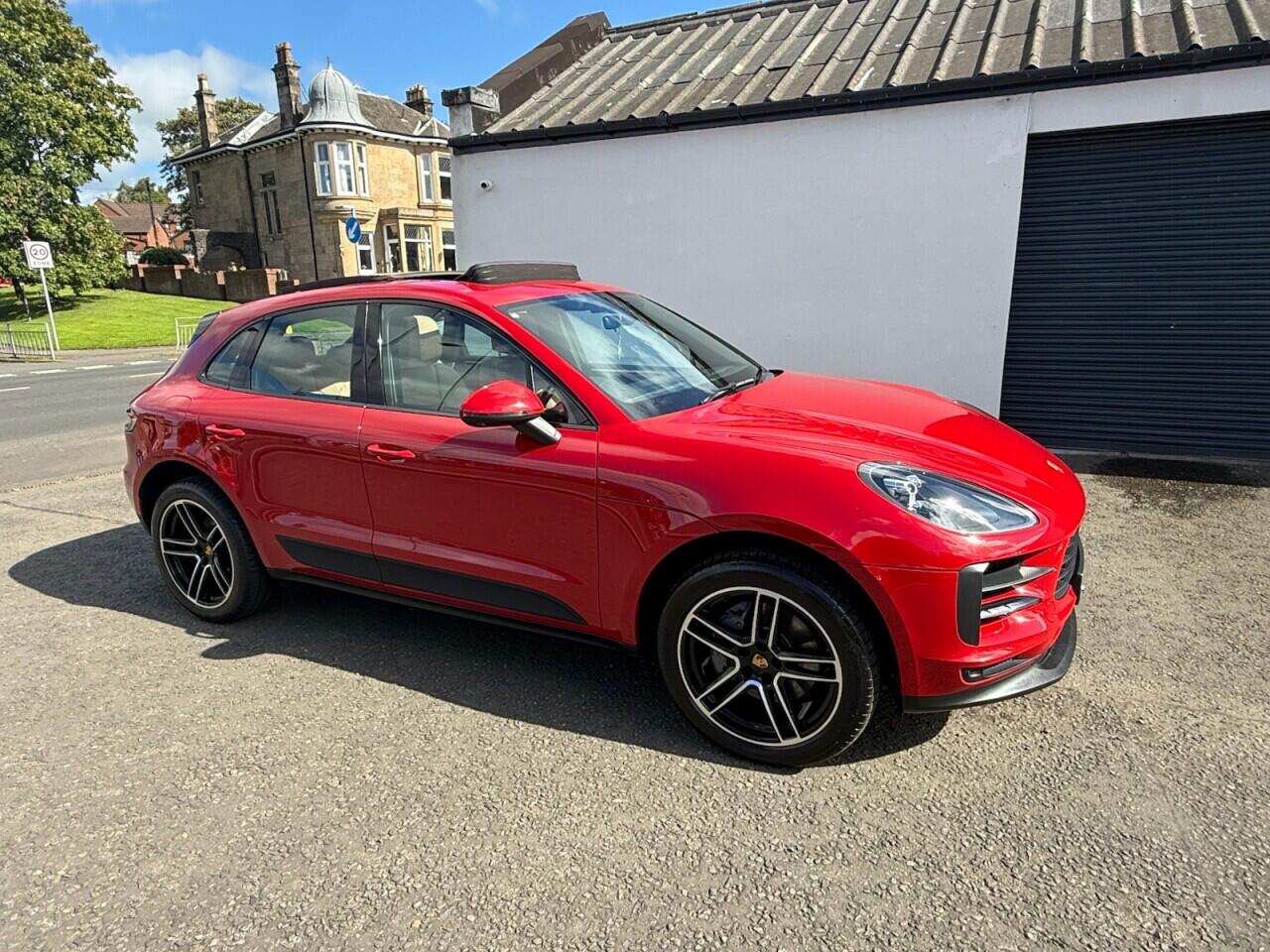 Porsche Macan view 14