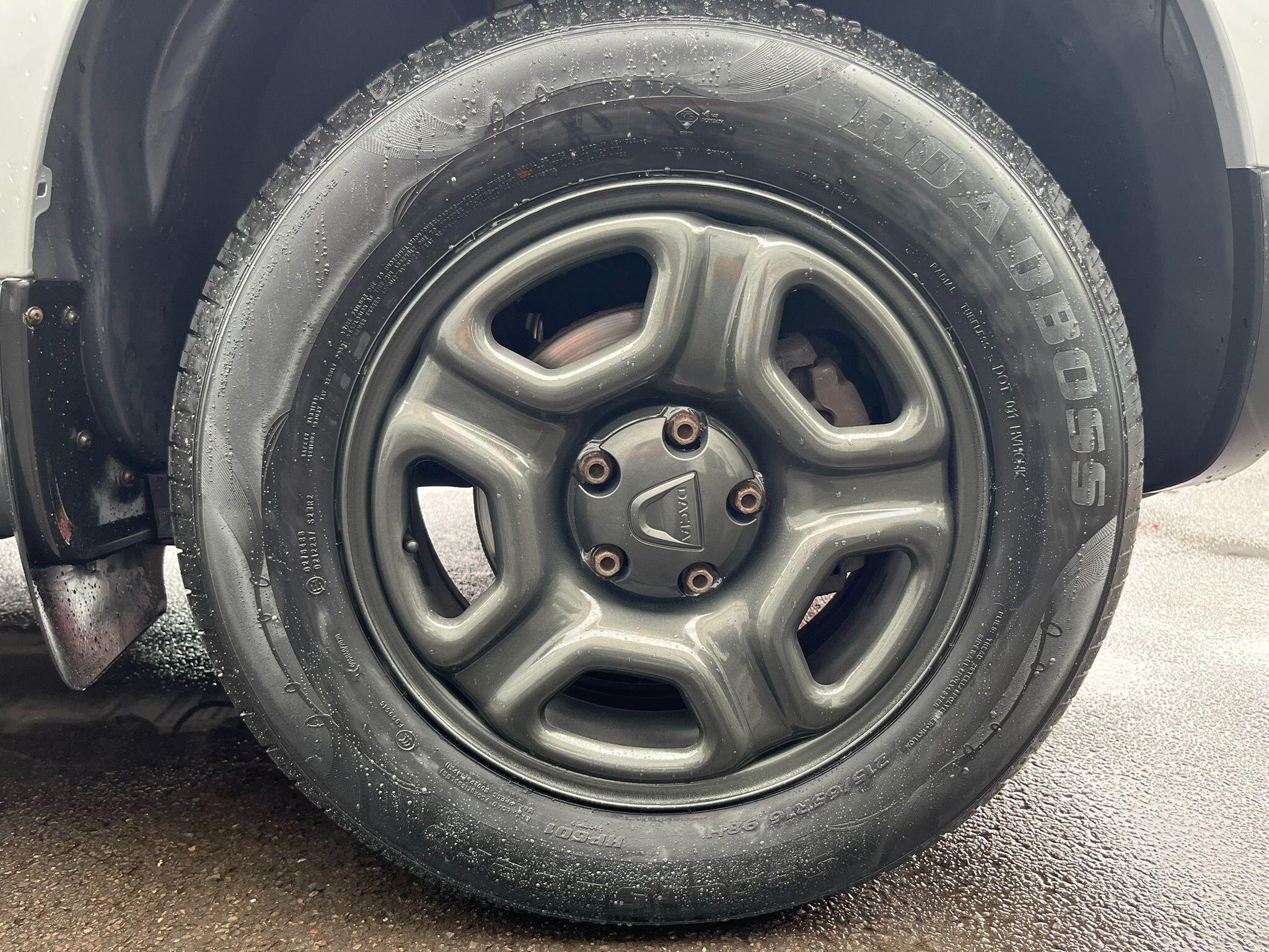 Dacia Duster view 35