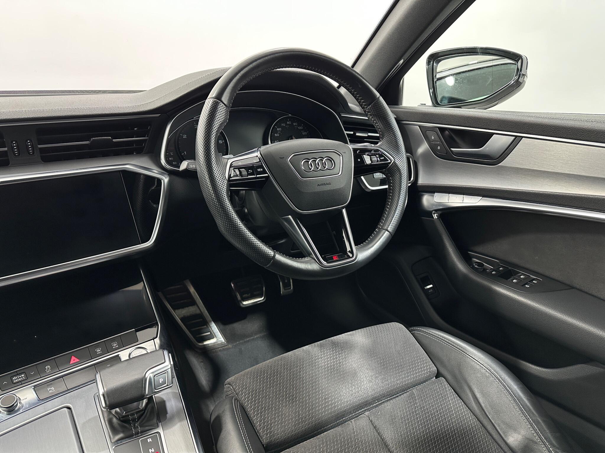 Audi A6 view 12
