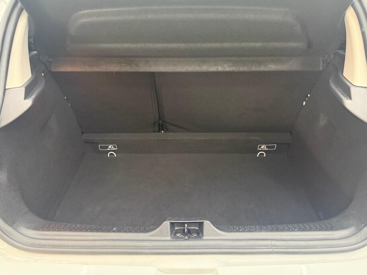 Renault Clio view 34