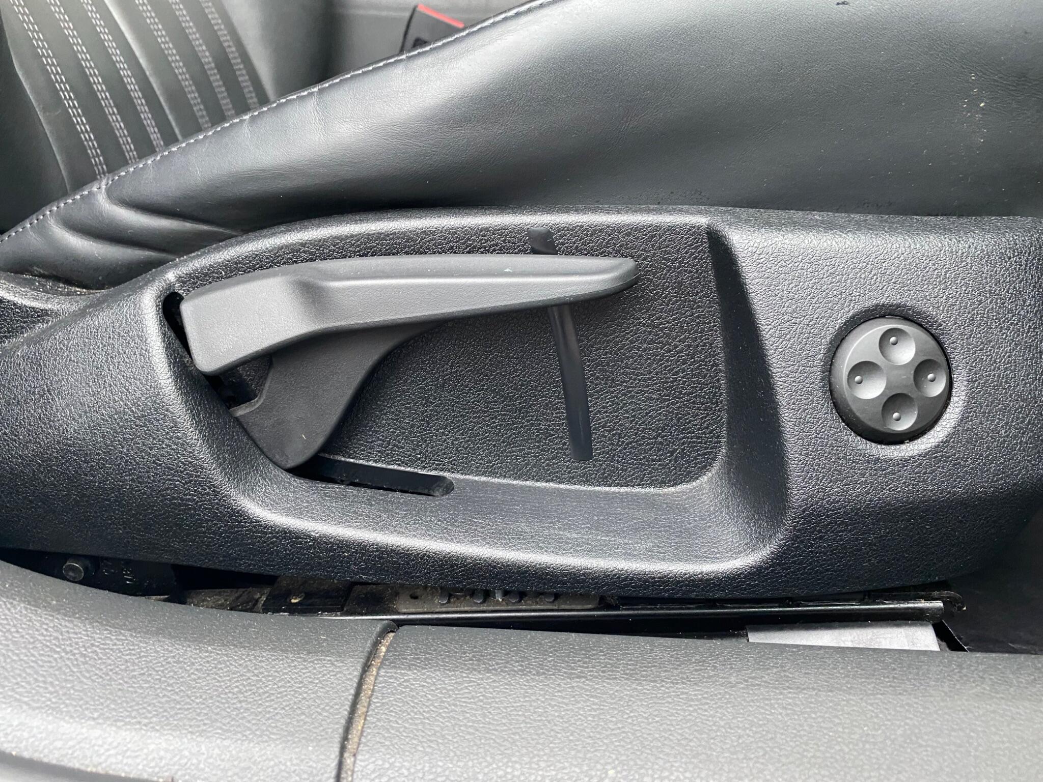 Audi A6 view 13