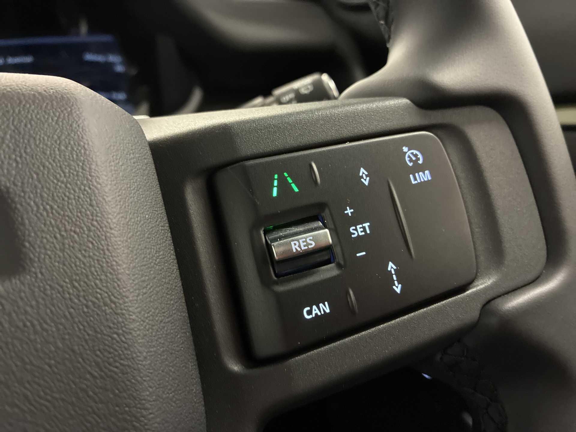 Land Rover Defender view 37