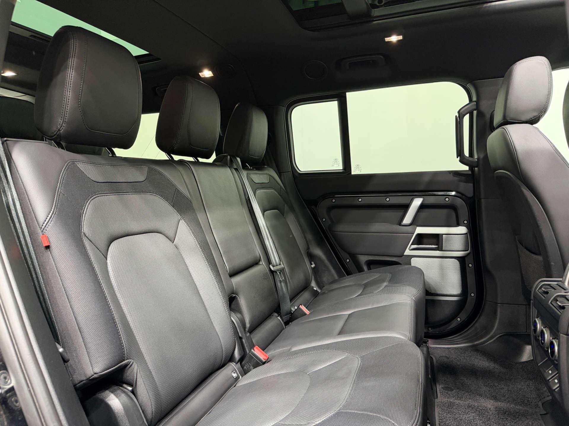Land Rover Defender view 13