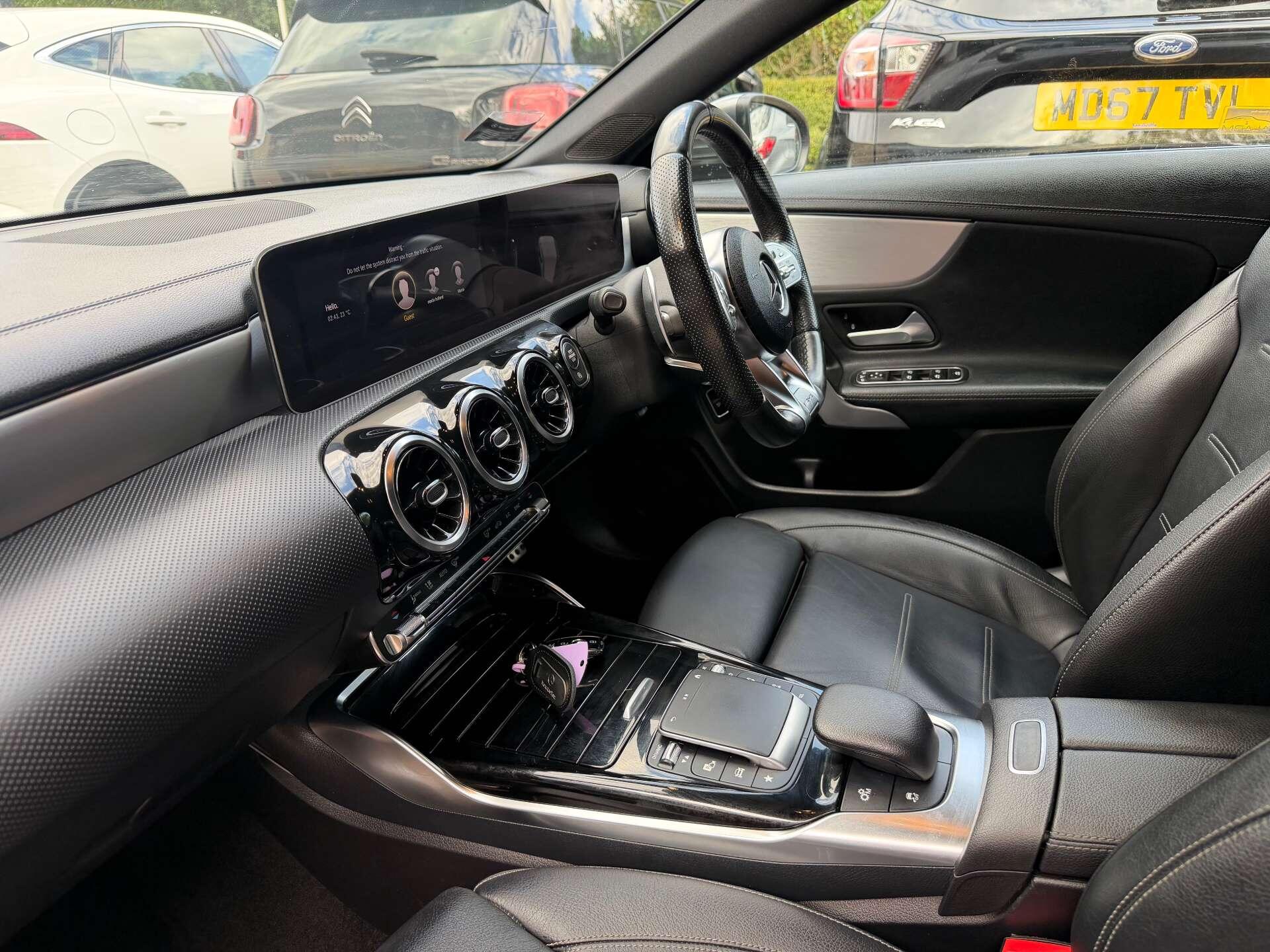 Mercedes-Benz Cla view 36
