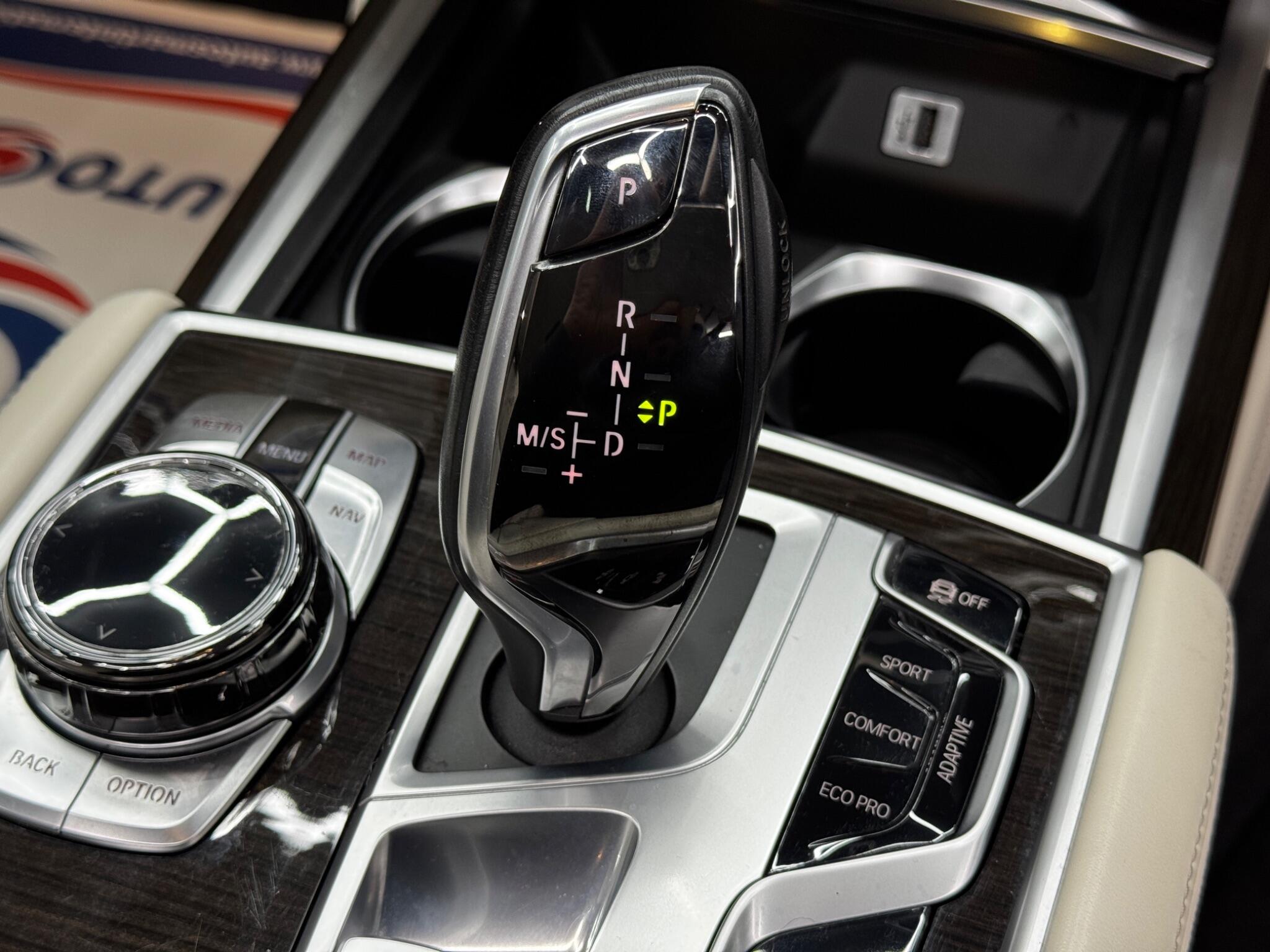 BMW 7 Series view 30