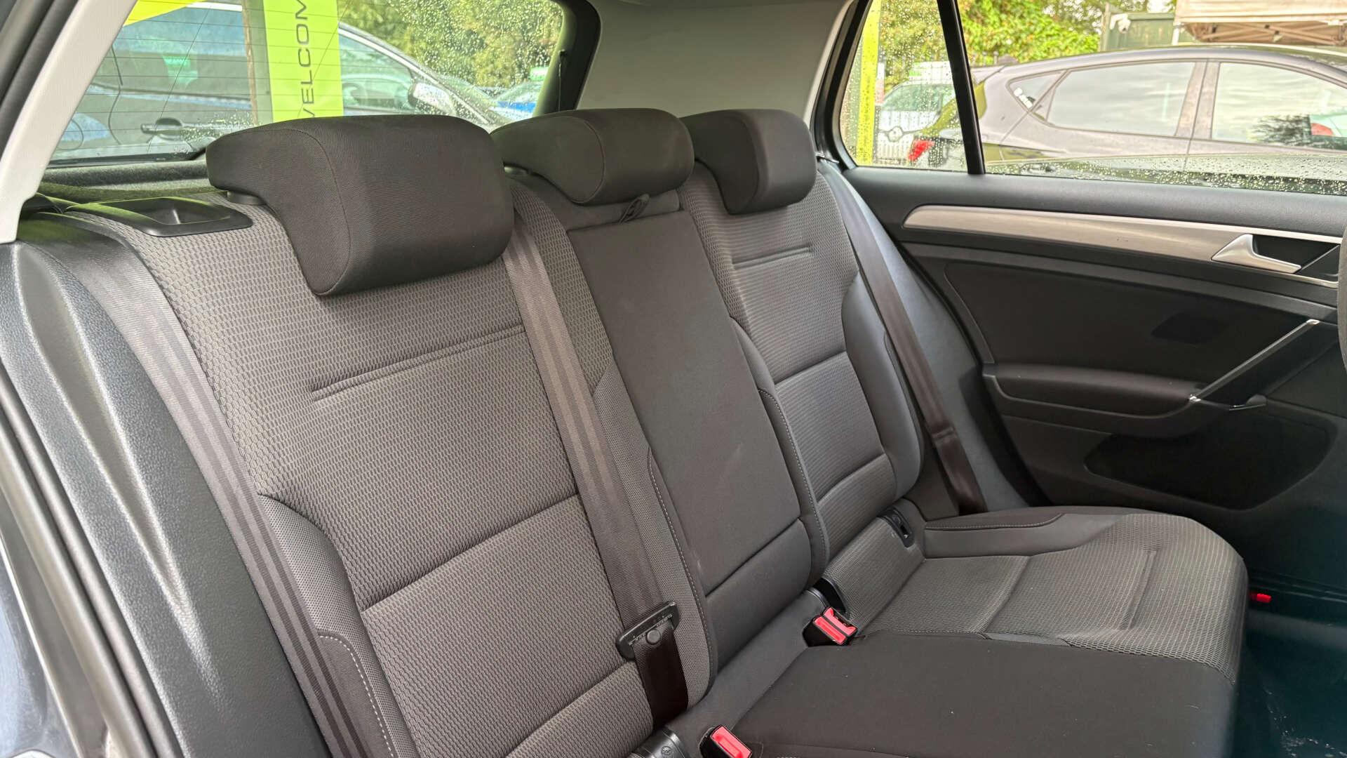 Volkswagen Golf view 9