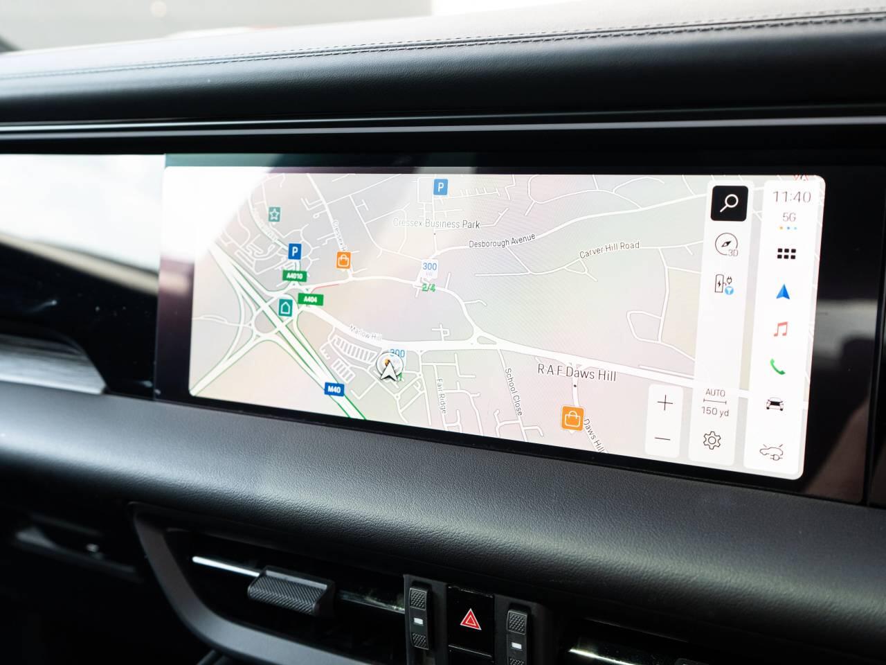 Porsche Macan view 26