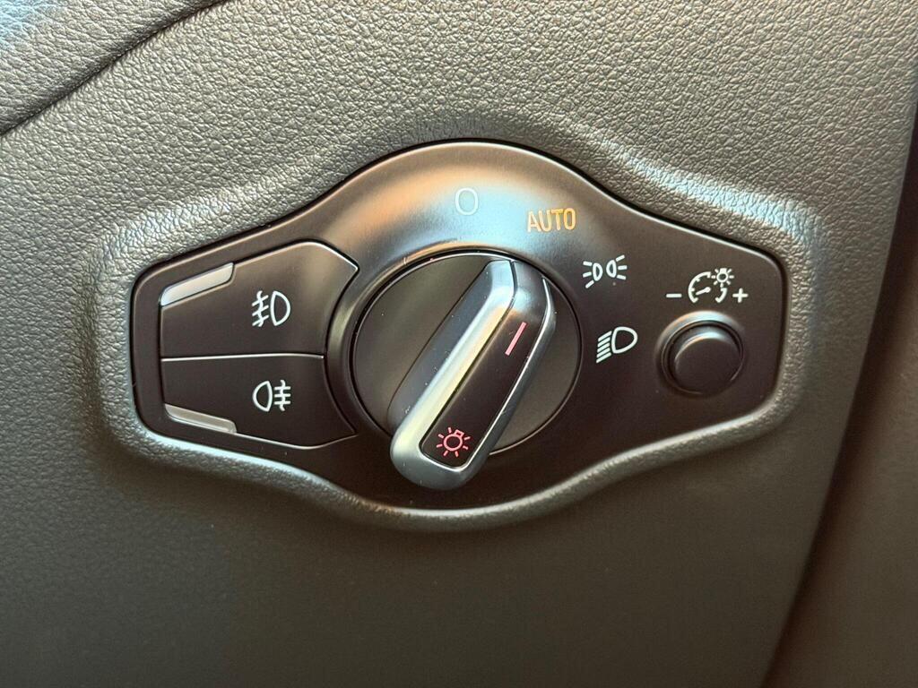 Audi SQ5 view 44