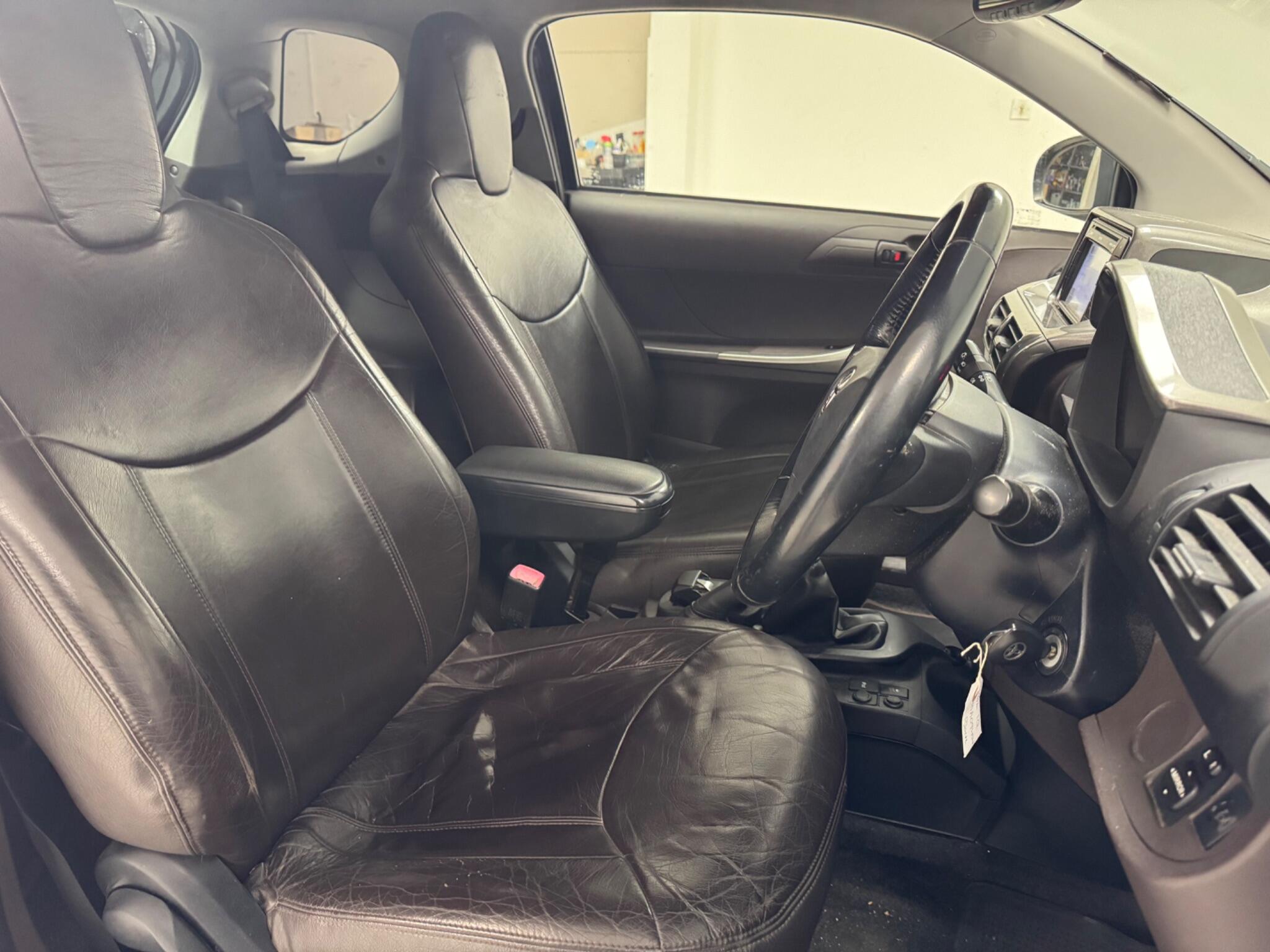 Toyota Iq view 9