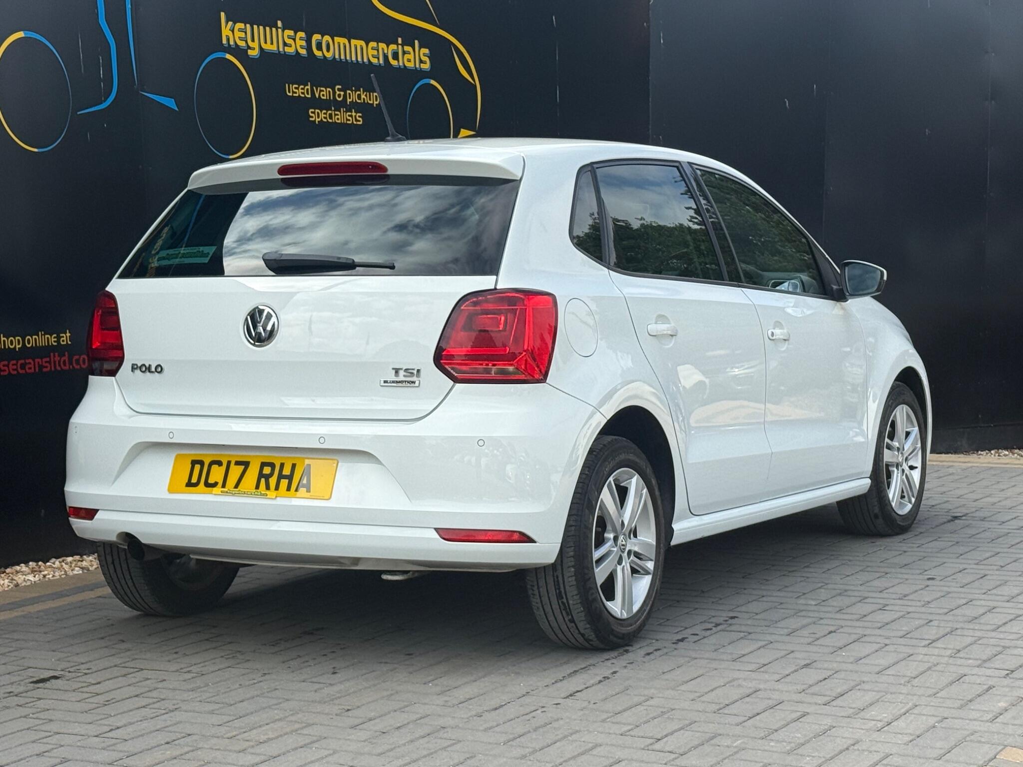 Volkswagen Polo view 6