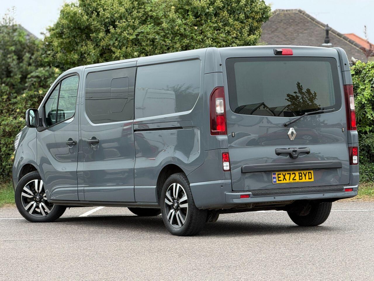Renault Trafic view 2