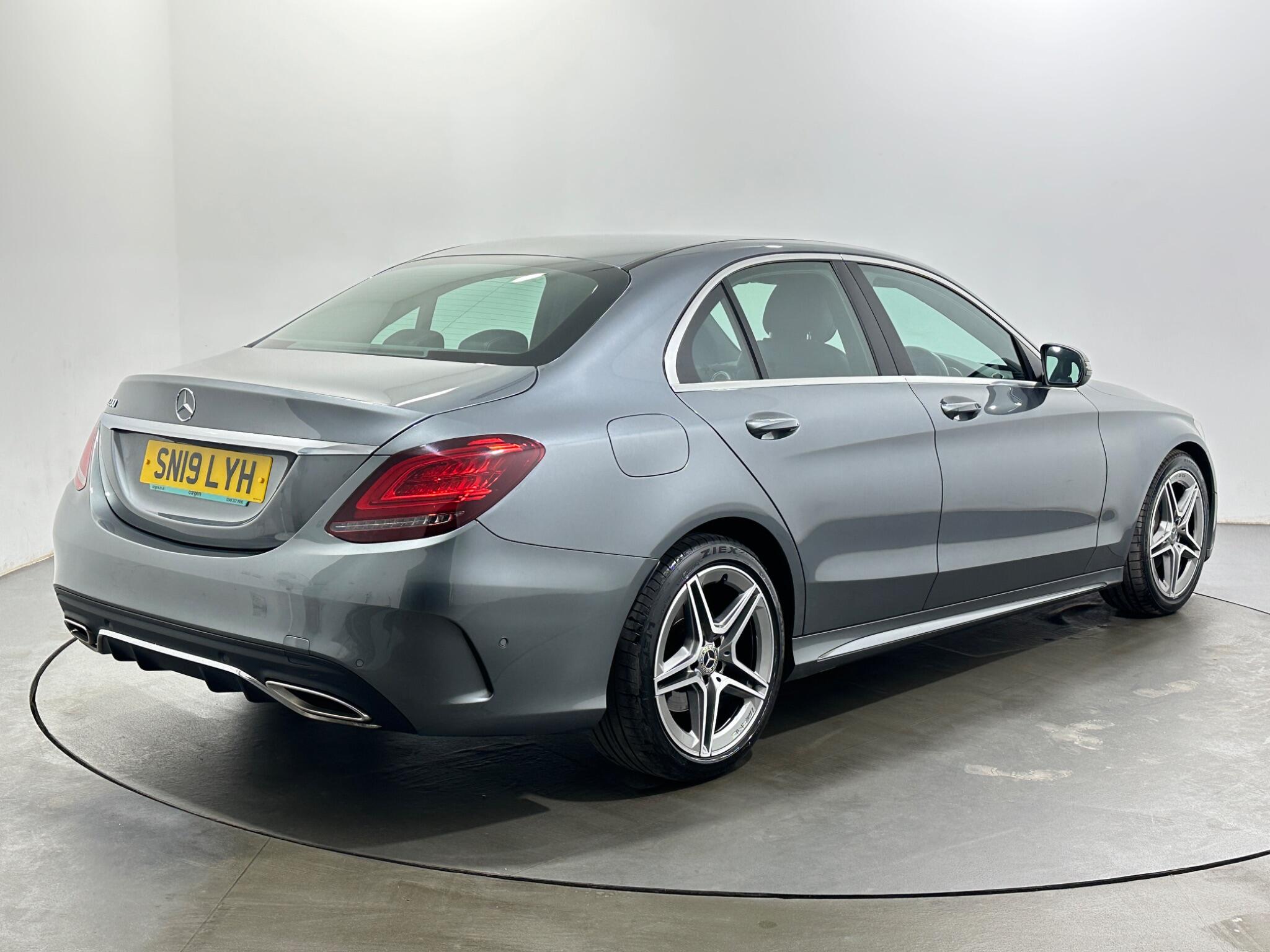 Mercedes-Benz C-Class view 8