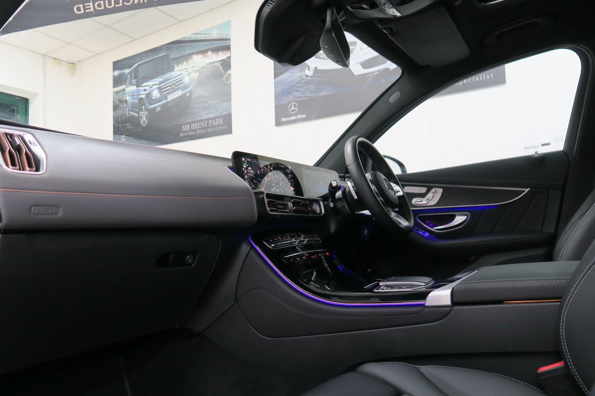 Mercedes-Benz Eqc view 8