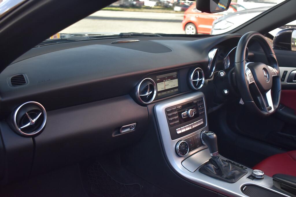 Mercedes-Benz SLK view 29