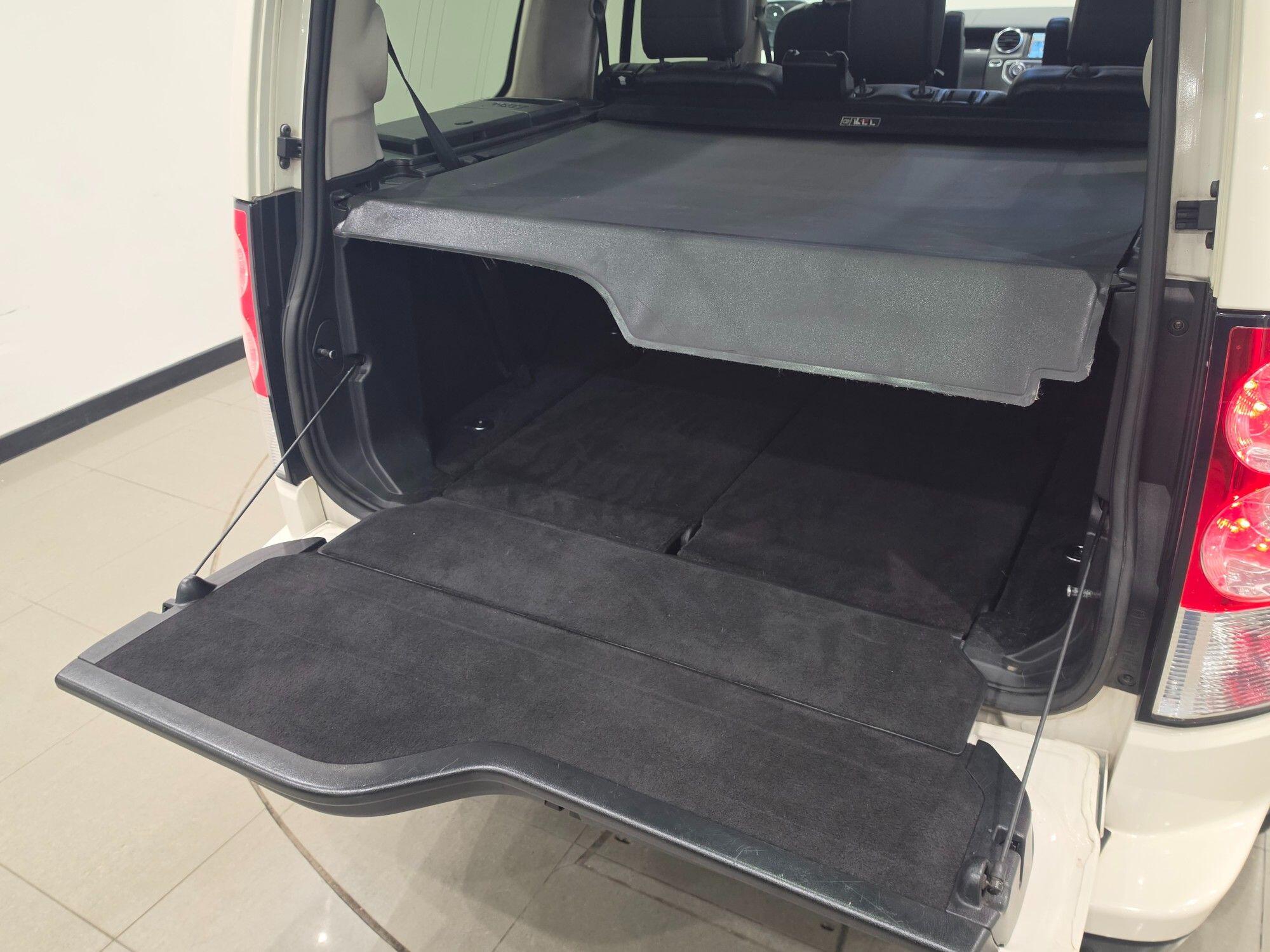 Land Rover Discovery view 43