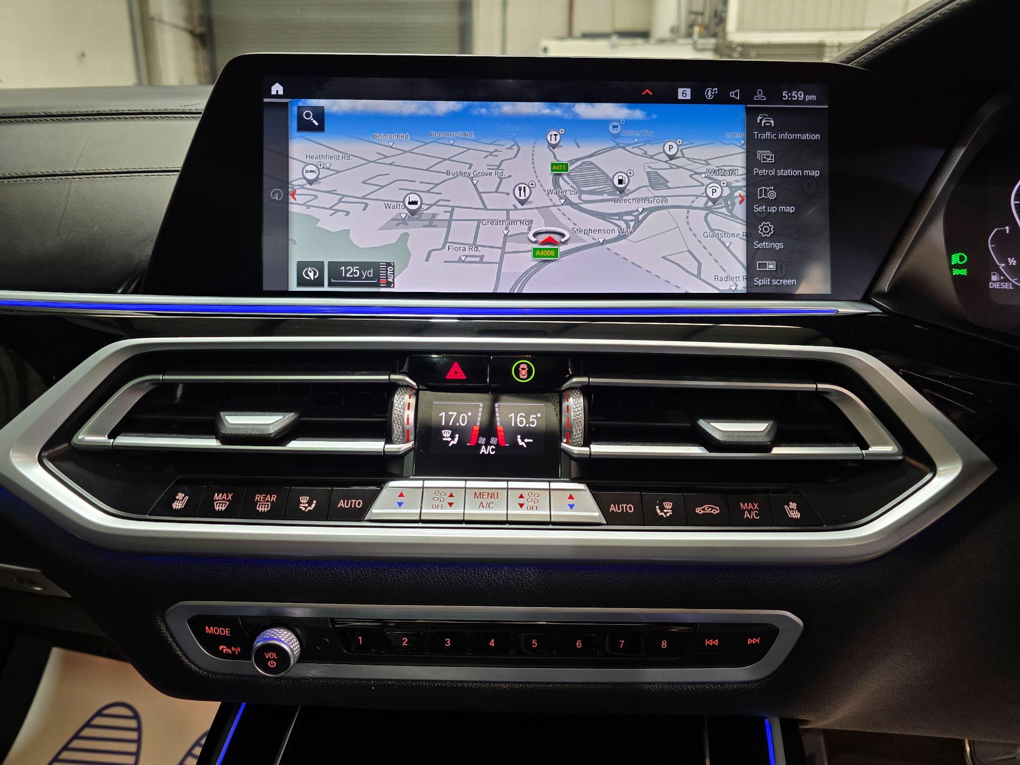 BMW X7 view 9