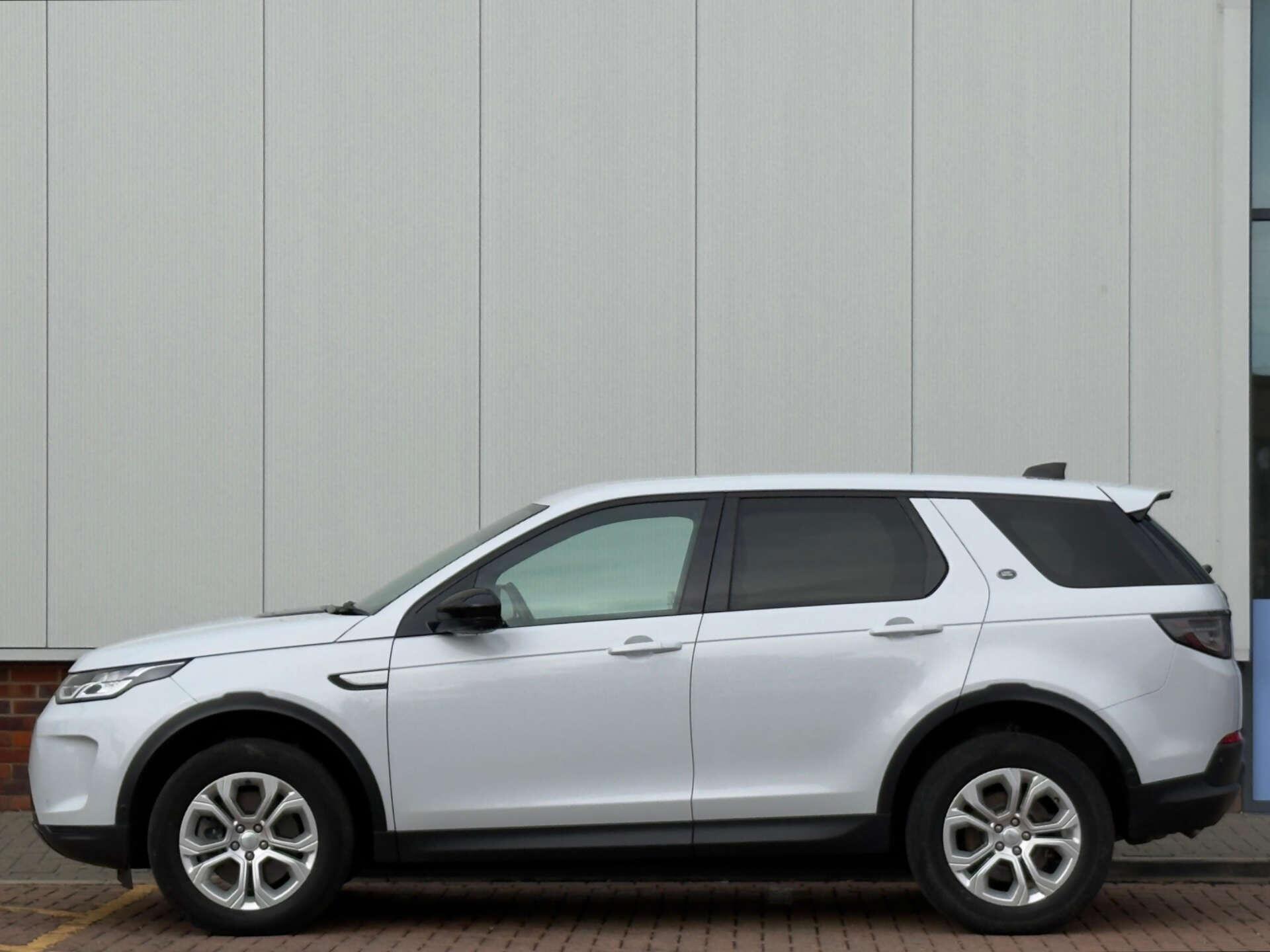 Land Rover Discovery Sport view 9
