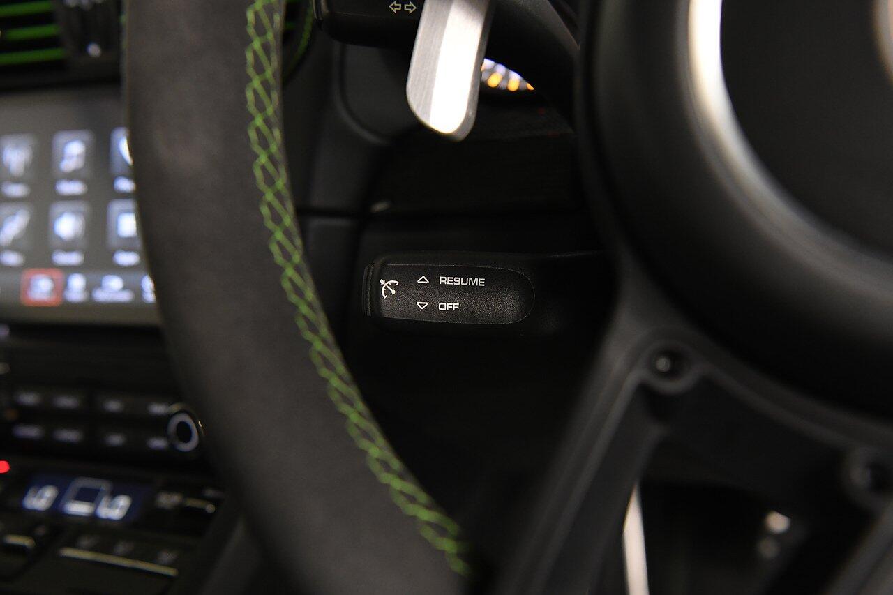 Porsche 911 view 24