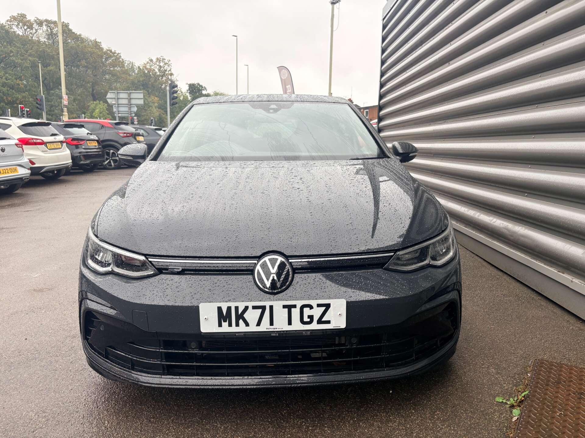 Volkswagen Golf view 4