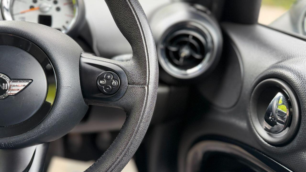 Mini Countryman view 22