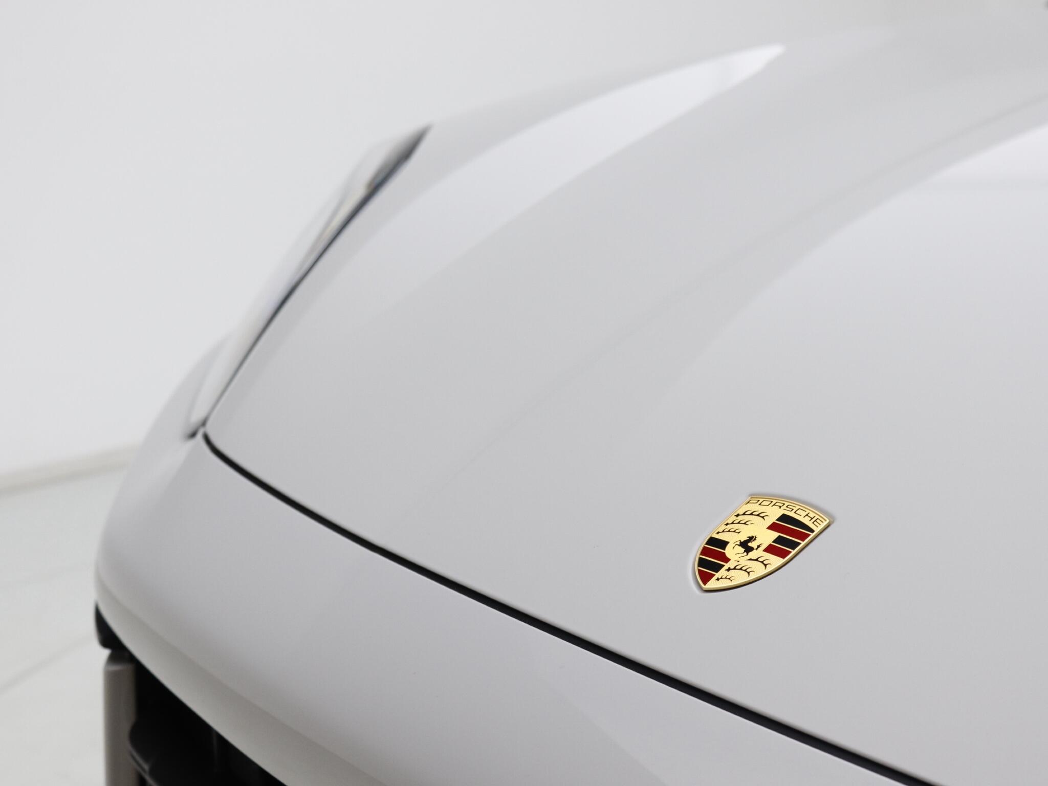 Porsche Cayenne view 22
