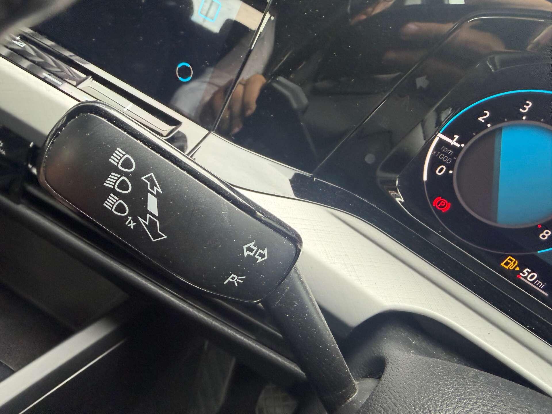 Volkswagen Golf view 23