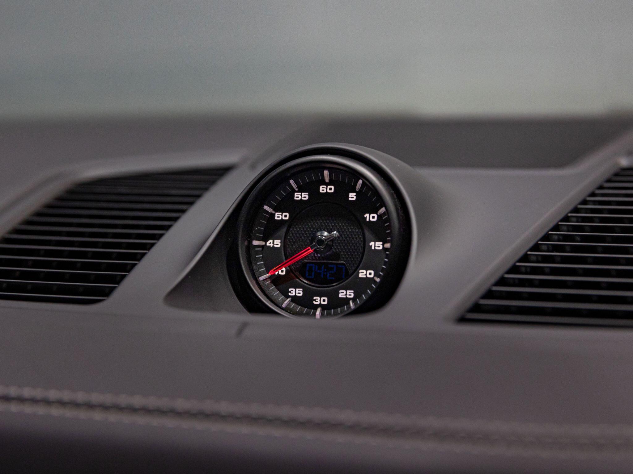 Porsche Cayenne view 13