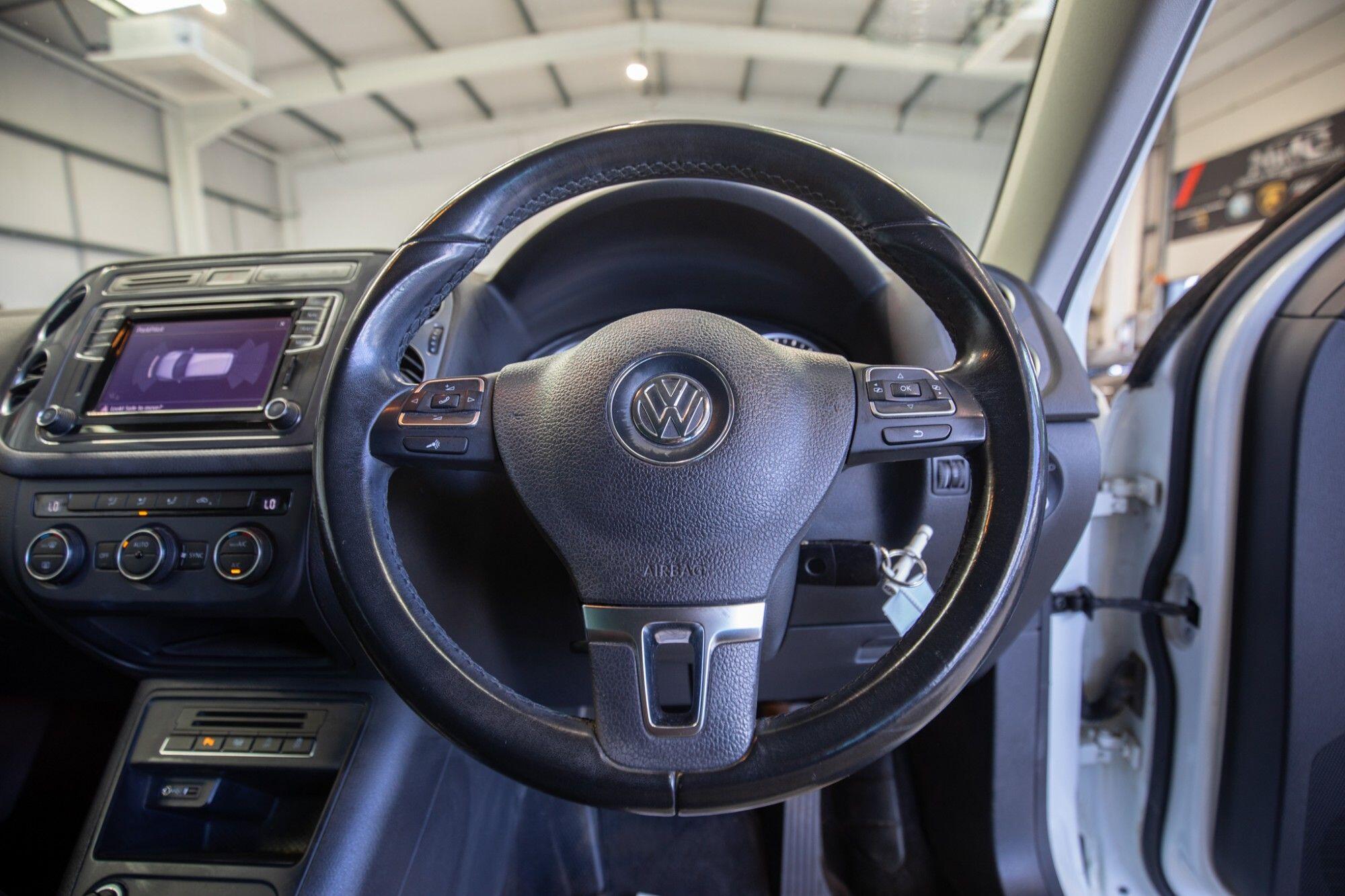 Volkswagen Tiguan view 16