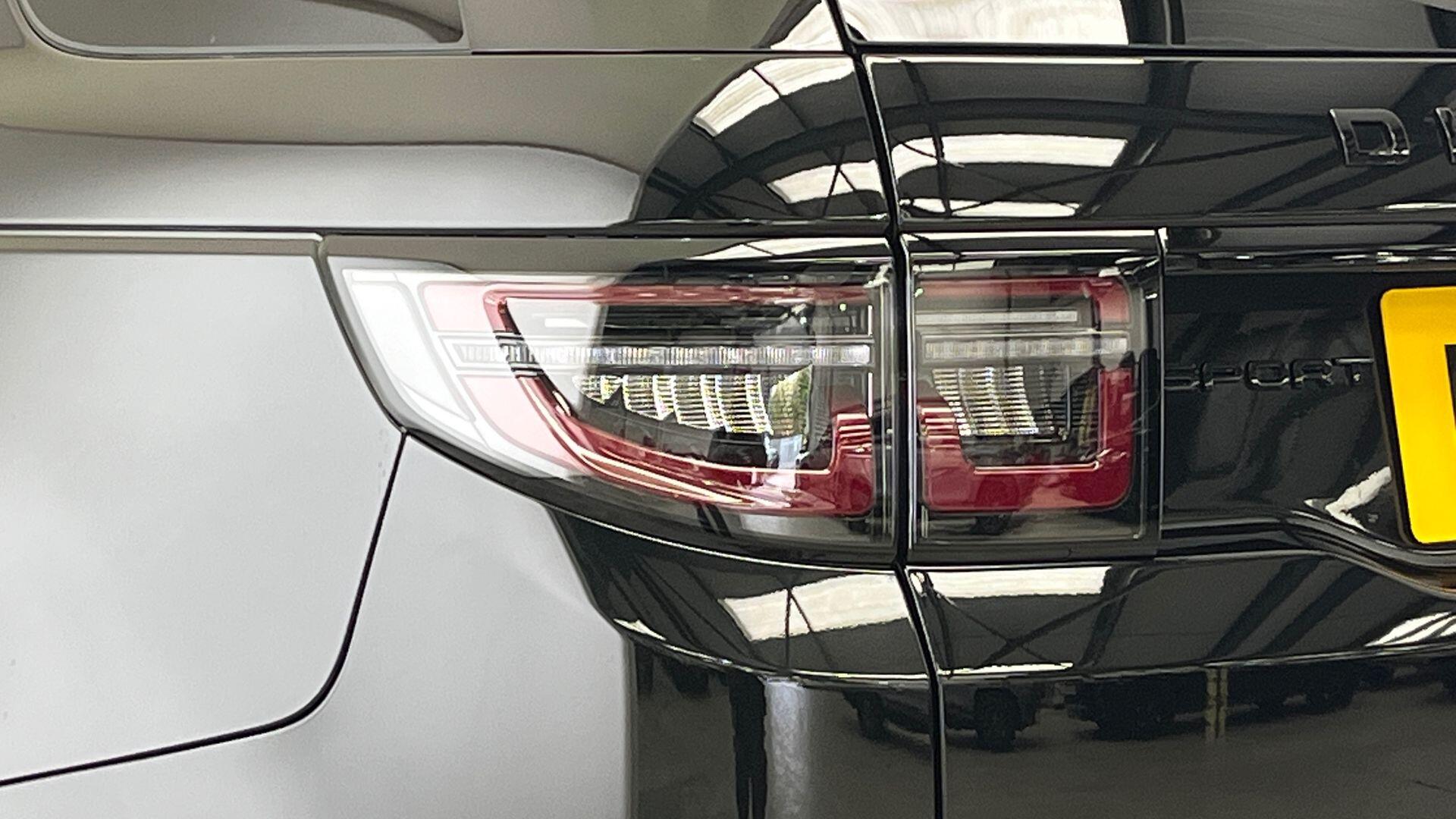 Land Rover Discovery Sport view 22