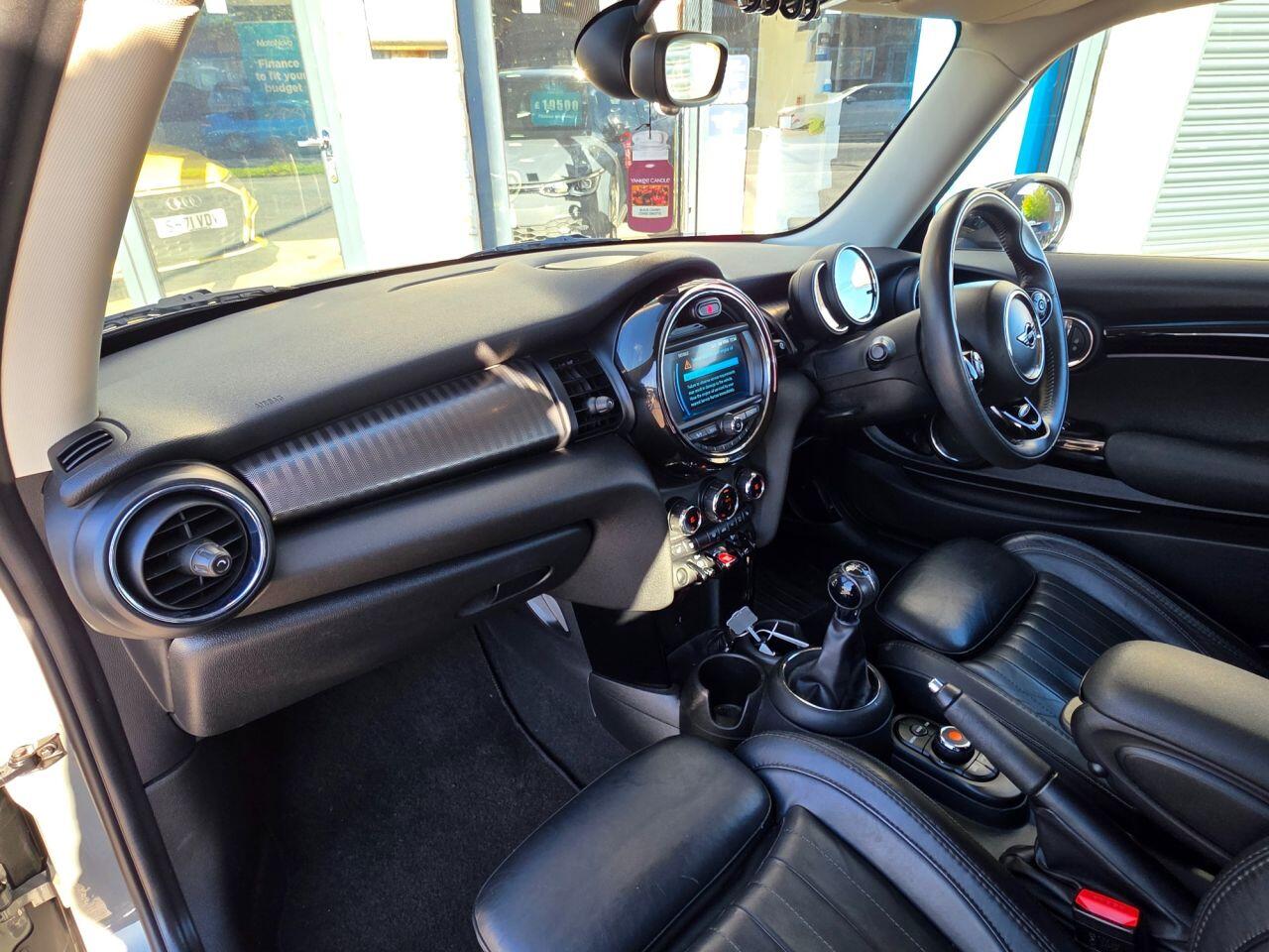 Mini Cooper view 41