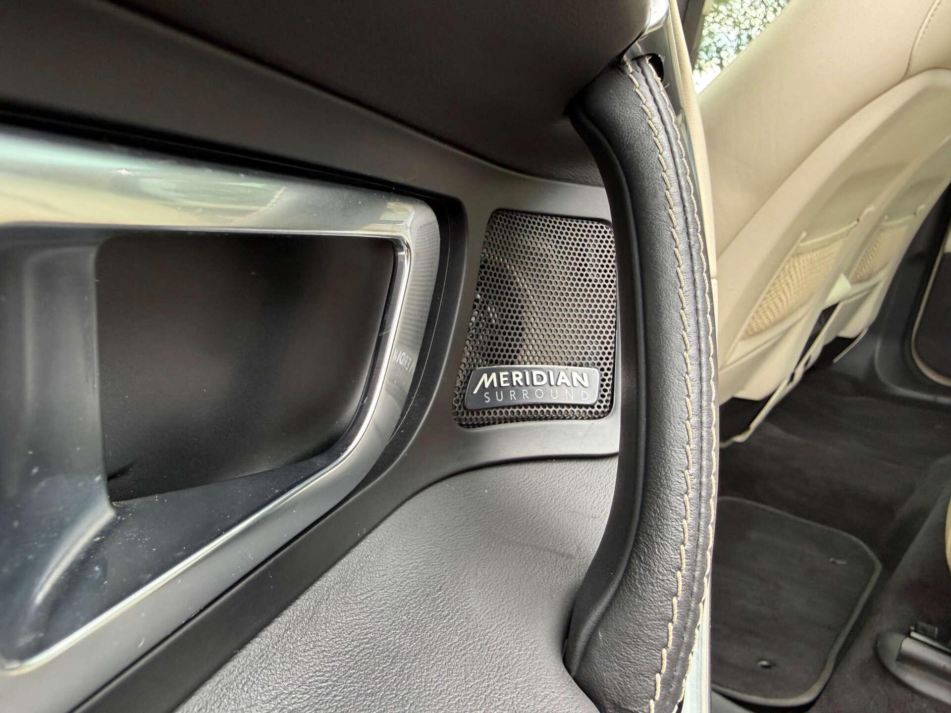 Land Rover Discovery Sport view 81
