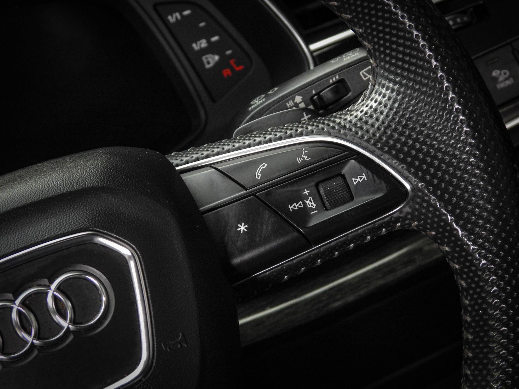 Audi SQ7 view 26