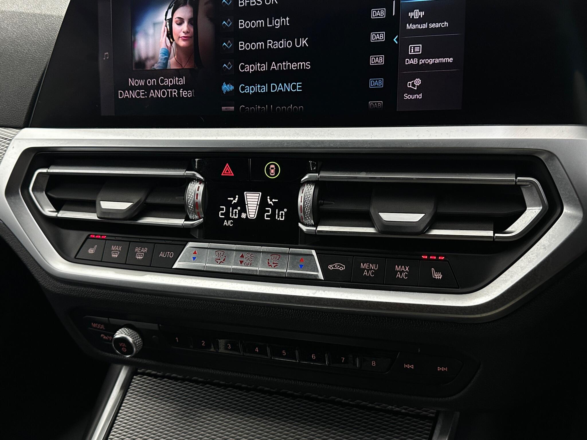 BMW 3 Series view 22