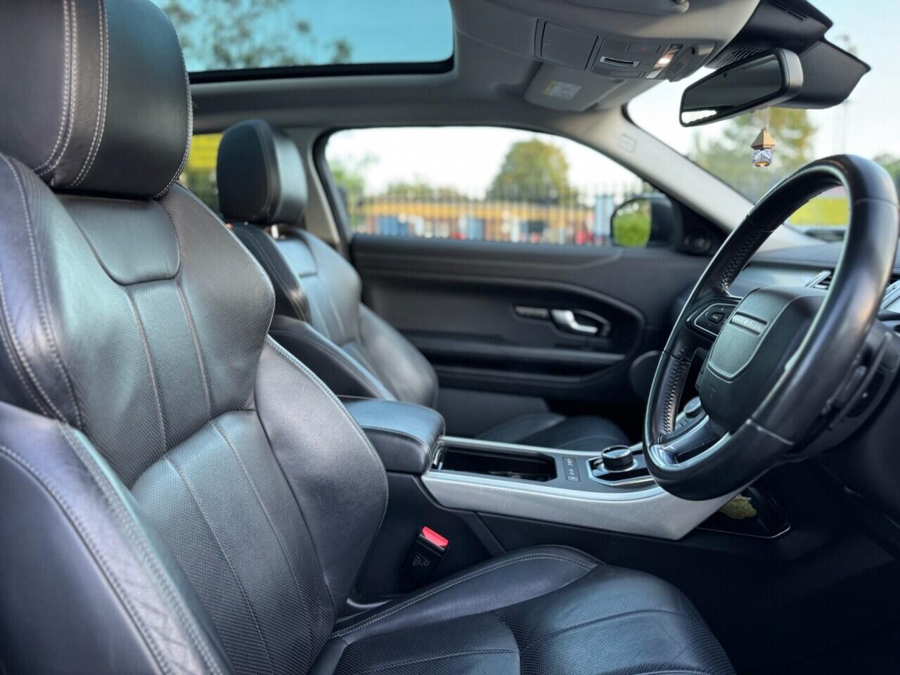 Land Rover Range Rover Evoque view 22