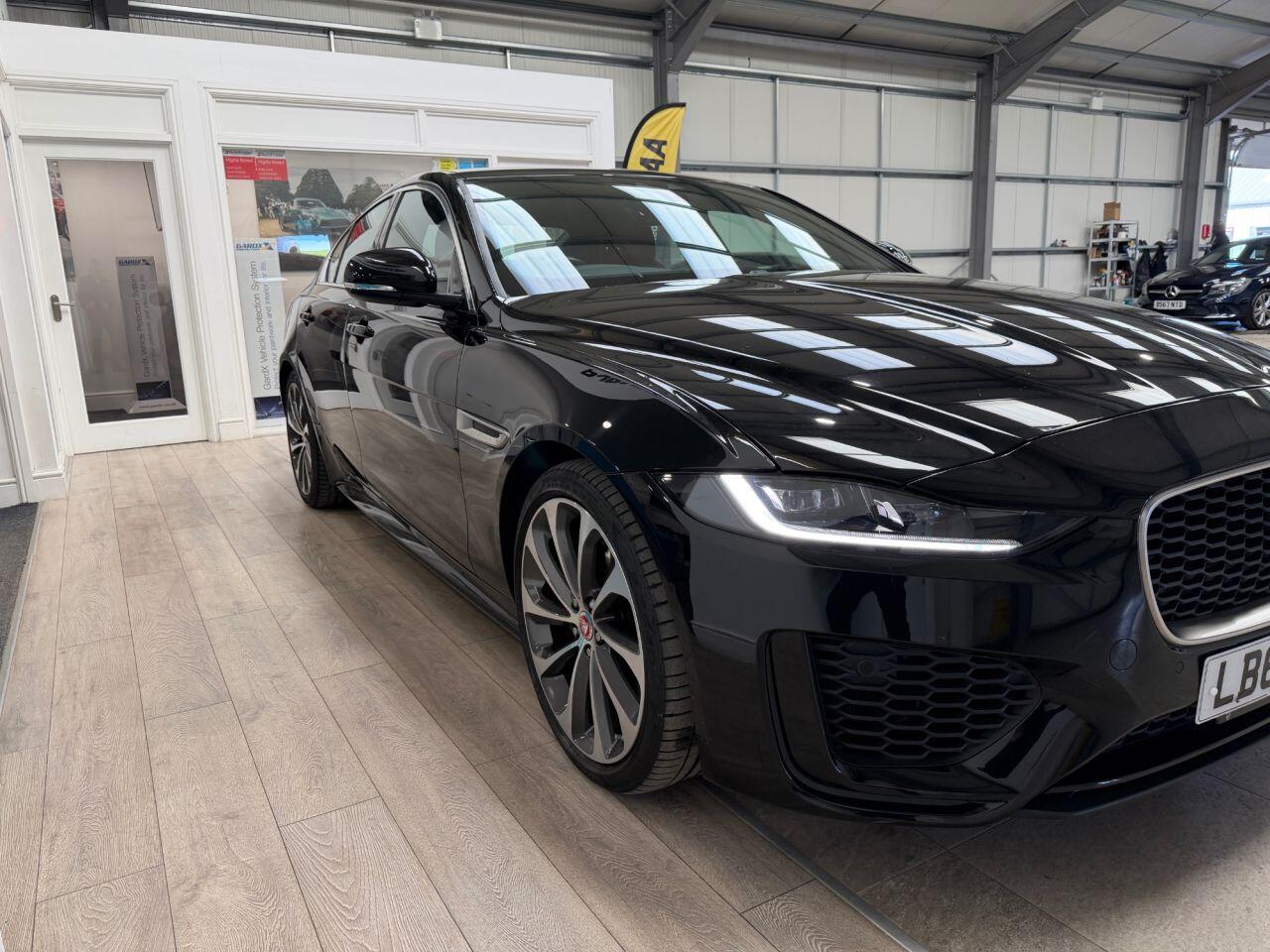 Jaguar Xe view 4