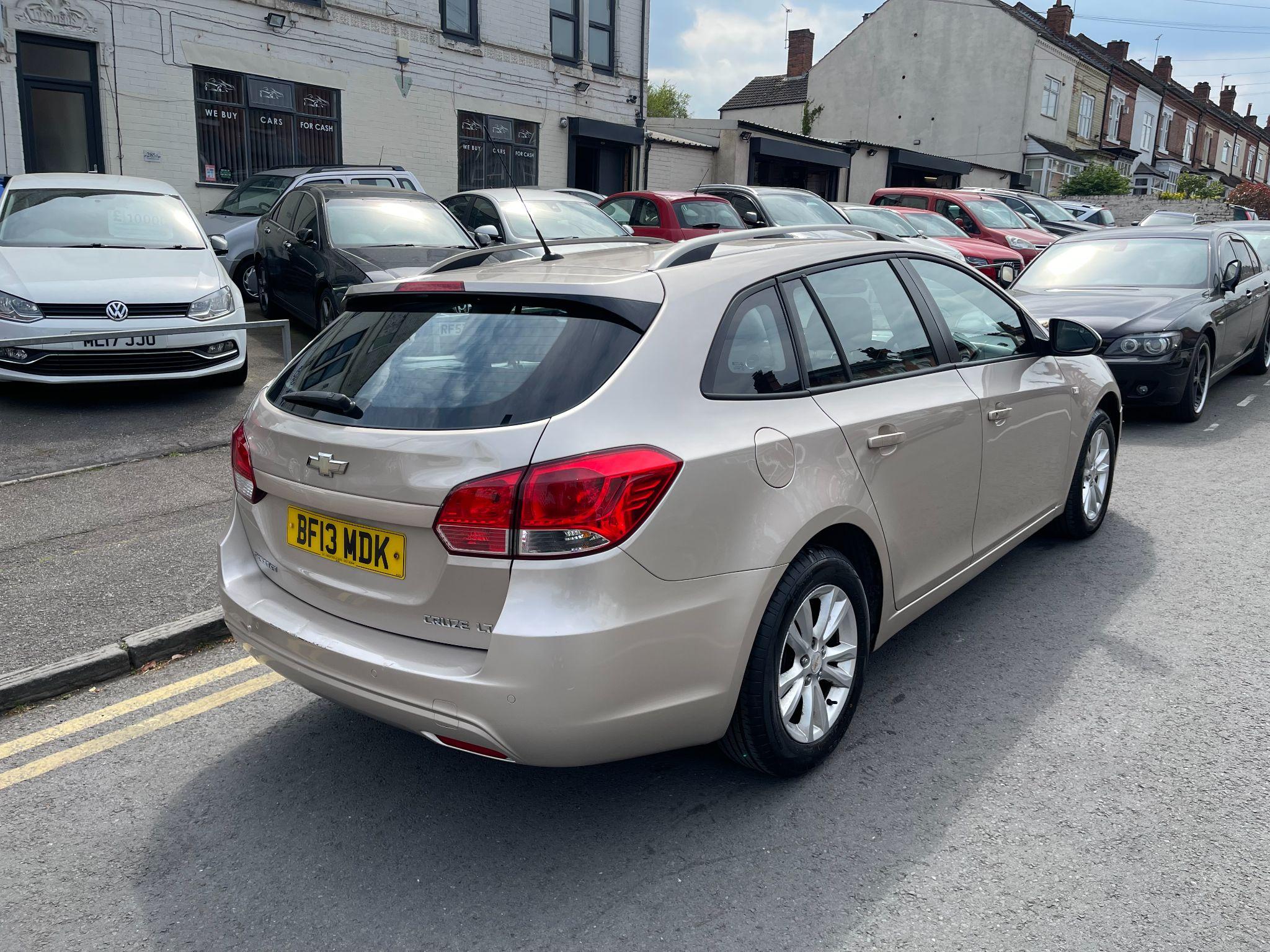 Chevrolet Cruze view 14