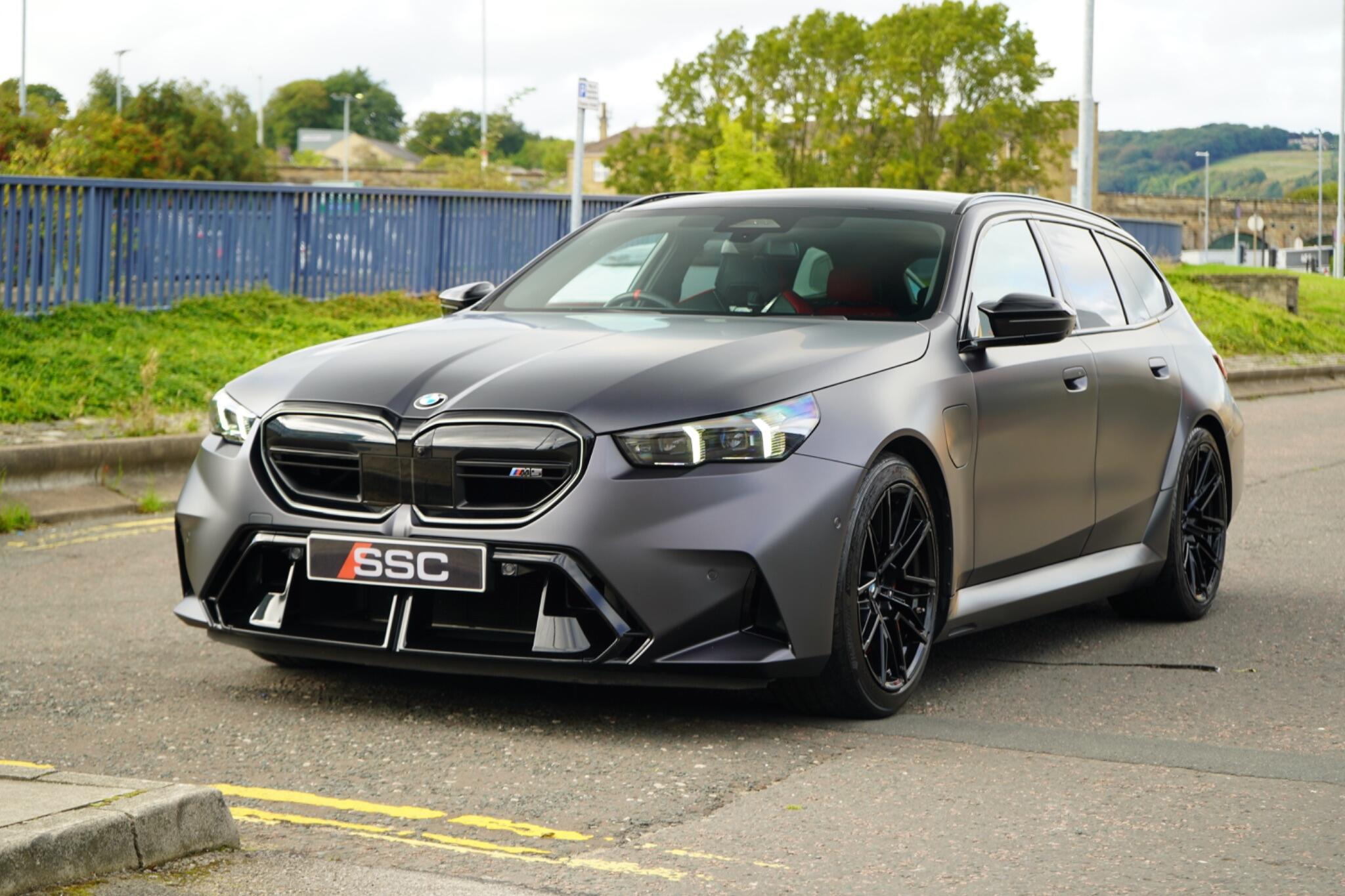 BMW M5 view 8