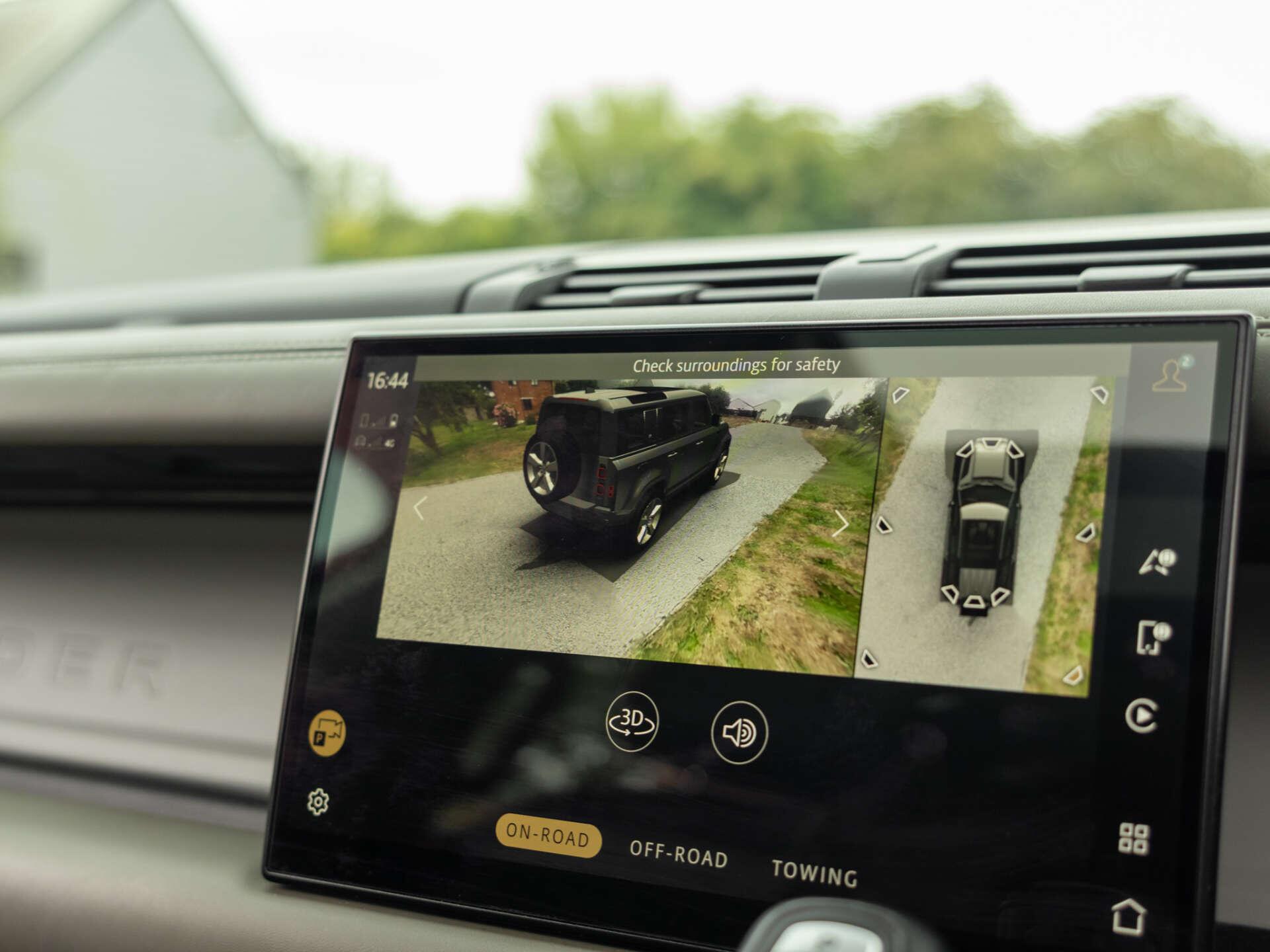 Land Rover Defender view 35