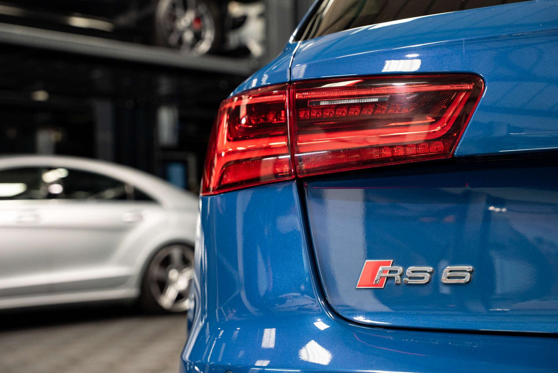 Audi RS6 Avant view 29