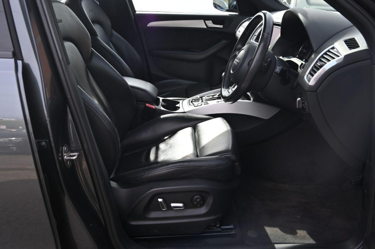 Audi Q5 view 17