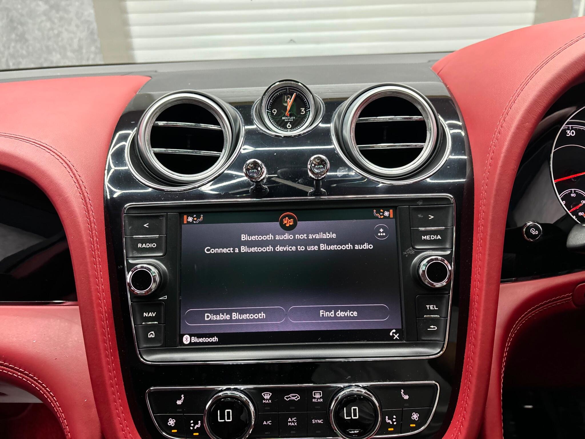 Bentley Bentayga view 22
