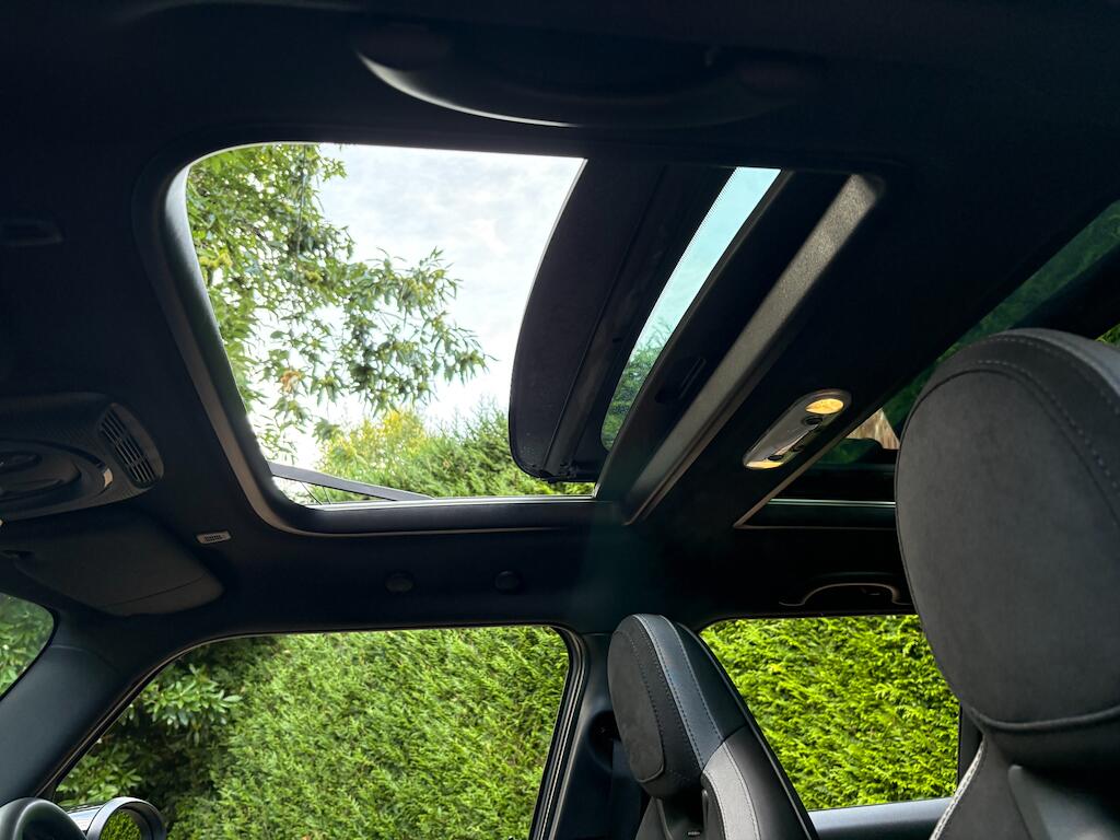Mini Hatch view 28
