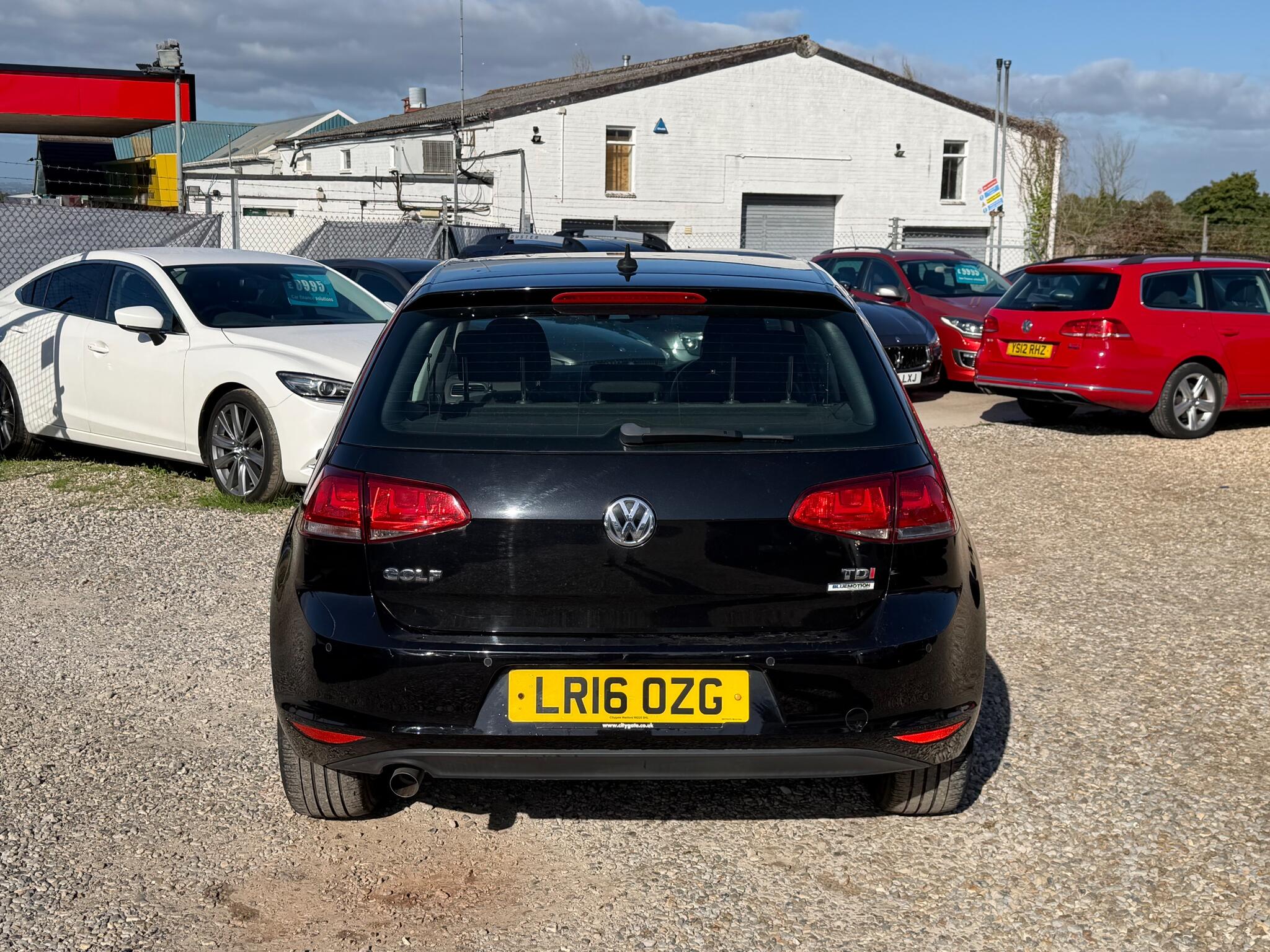 Volkswagen Golf view 8