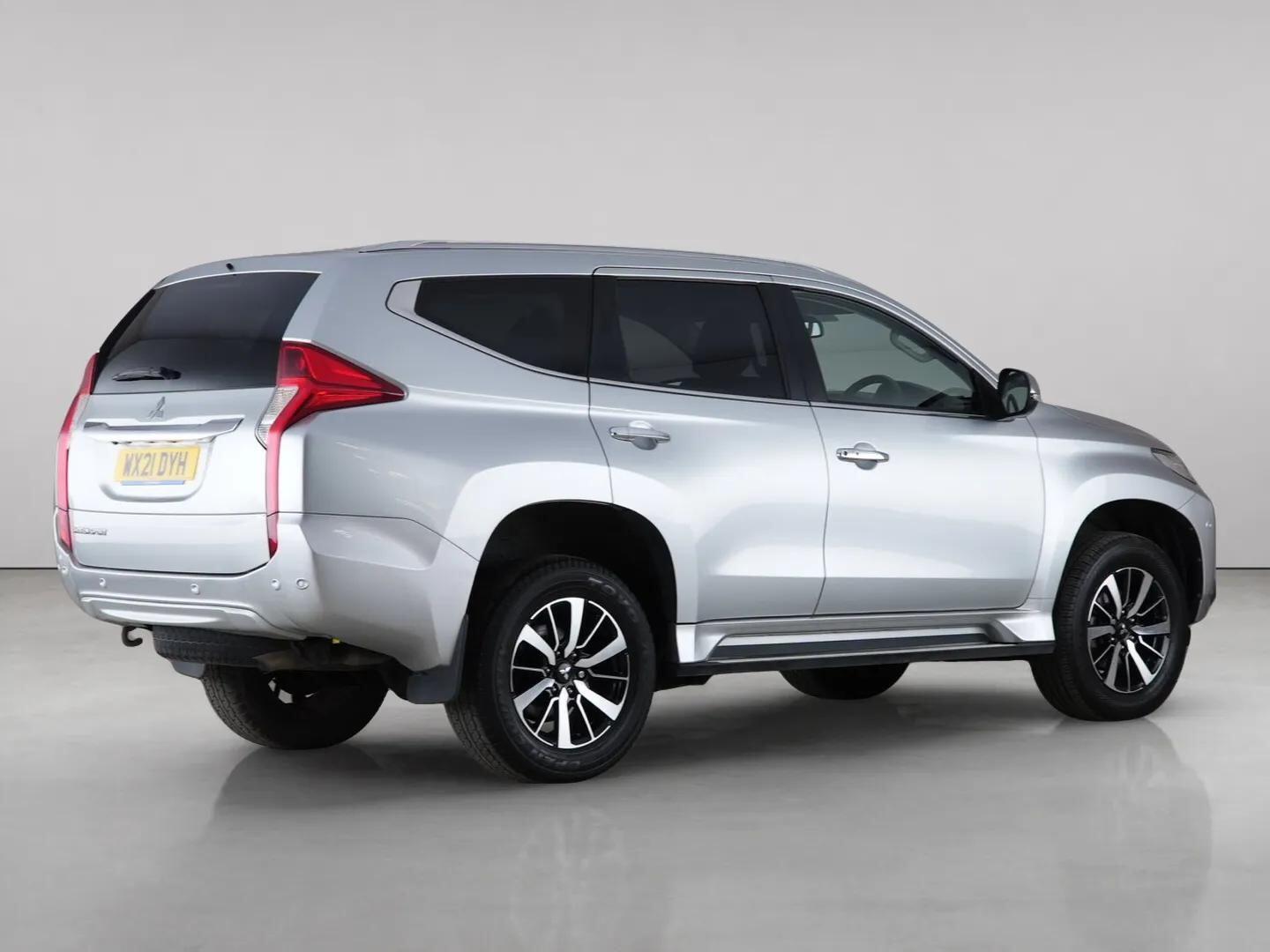 Mitsubishi Shogun Sport view 8