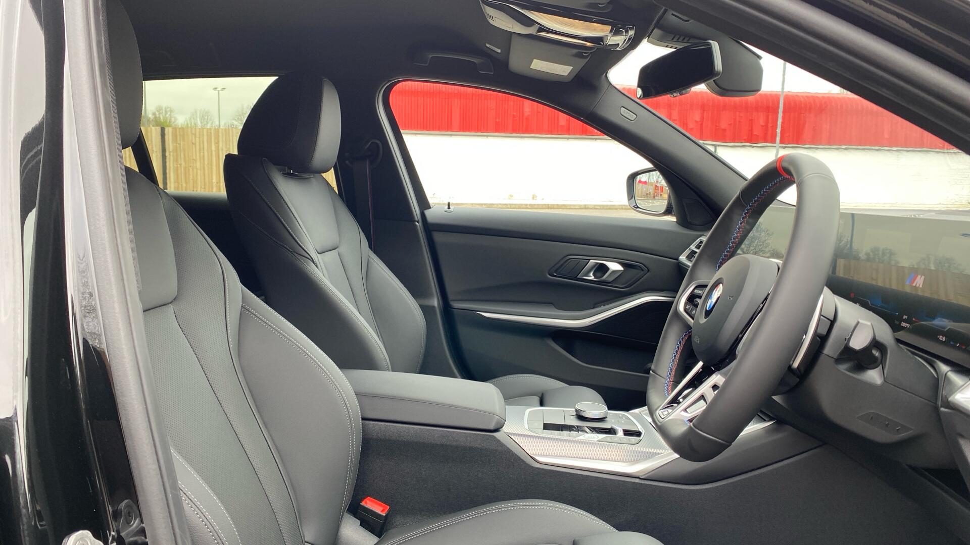 BMW 3 Series view 11